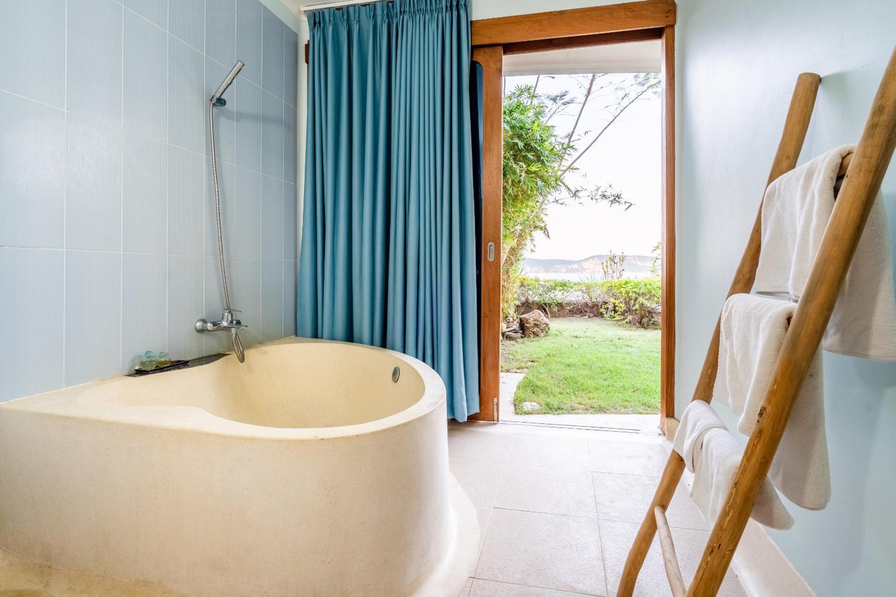 Villa with Sea View - Photo 6