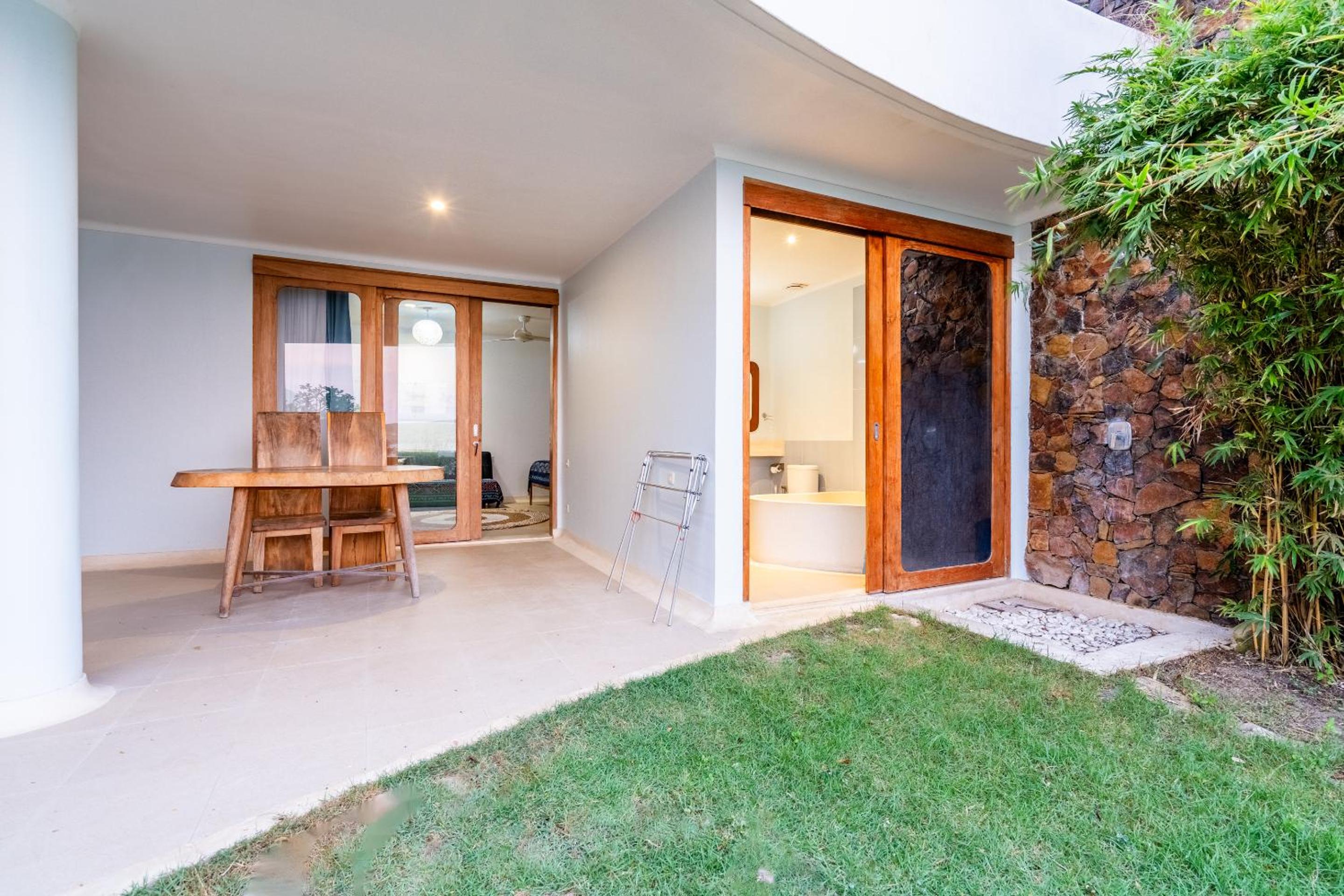 Villa with Sea View - Photo 8