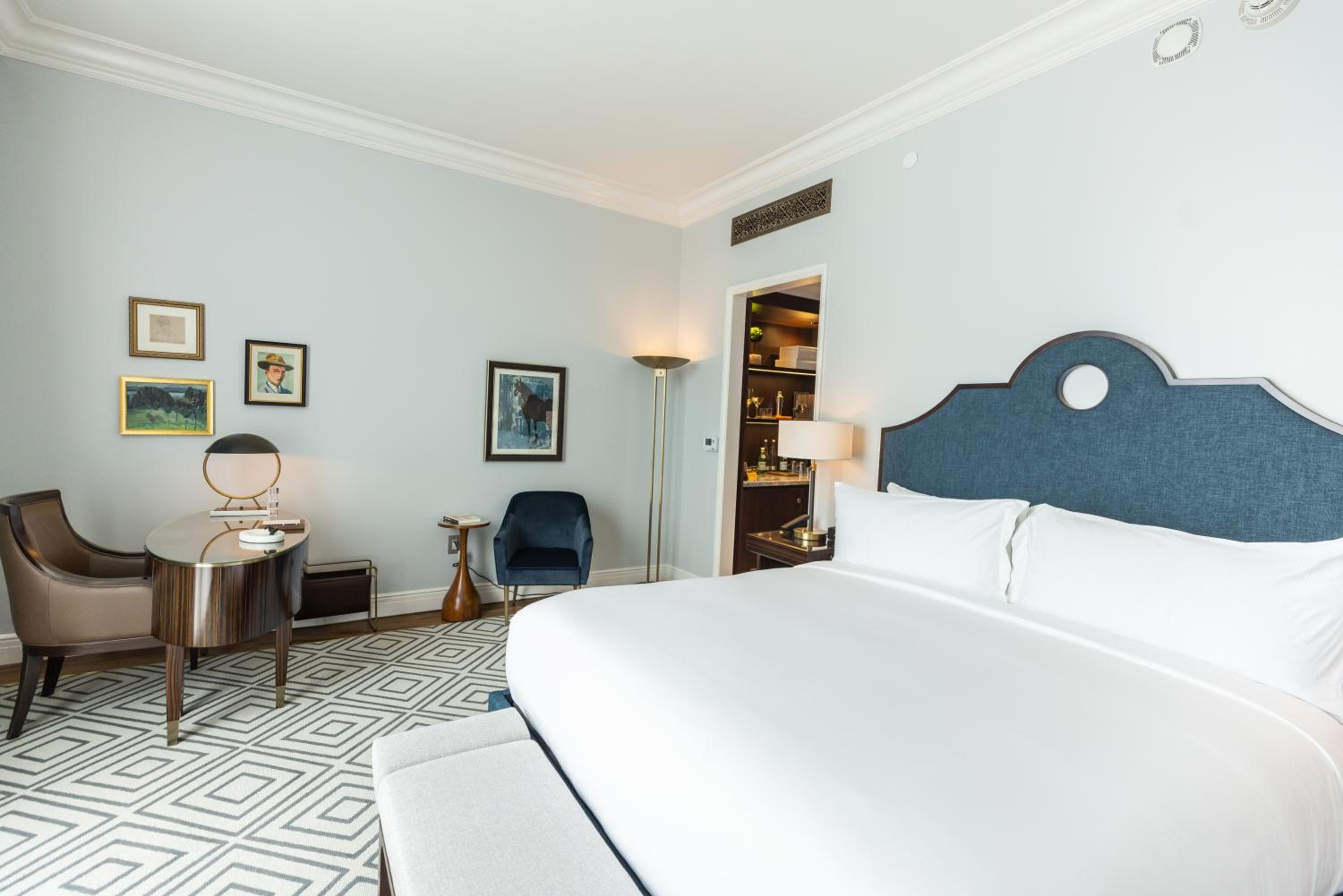 Deluxe King Room - Photo 1
