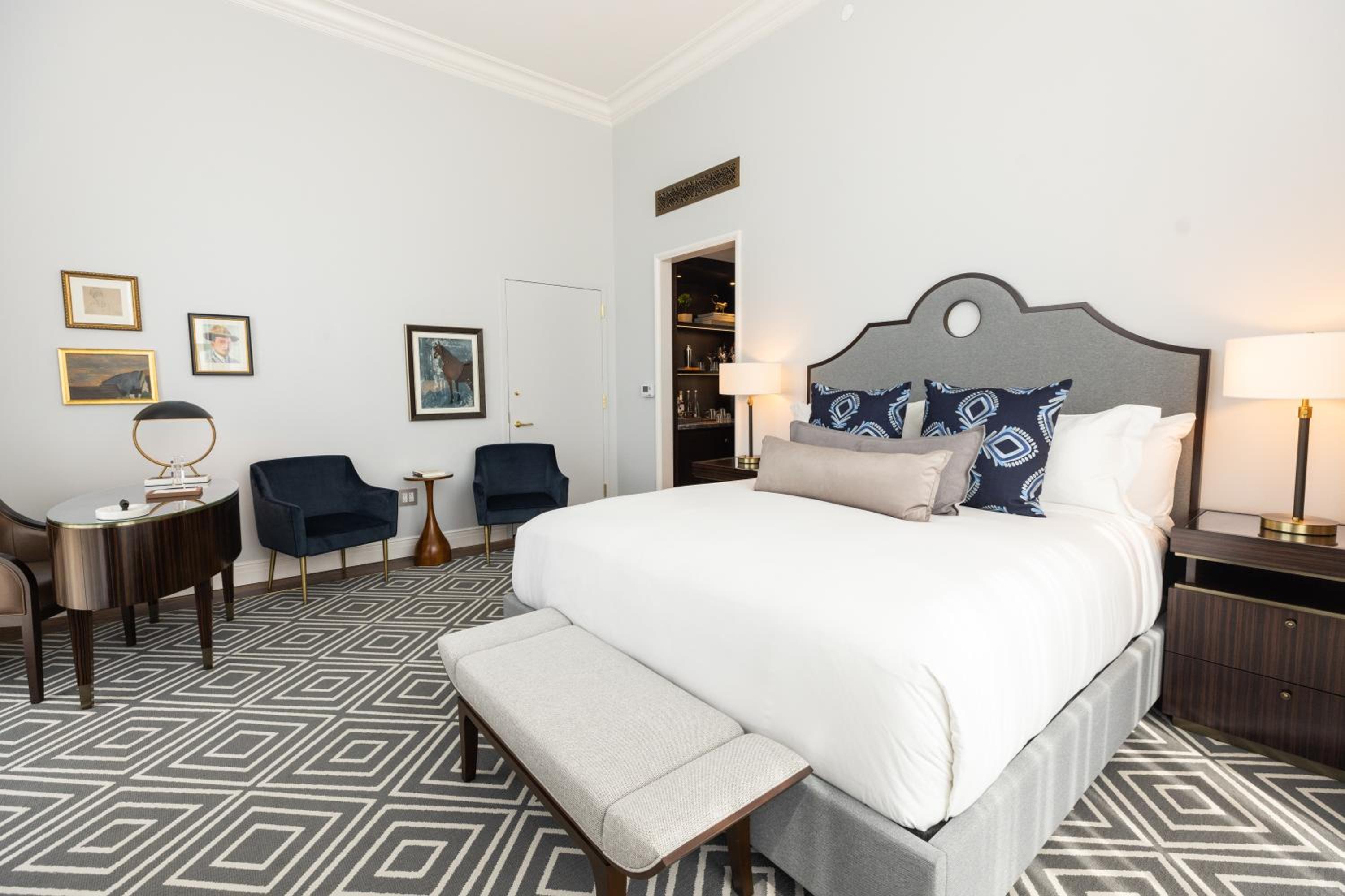 Superior King Room - Photo 1