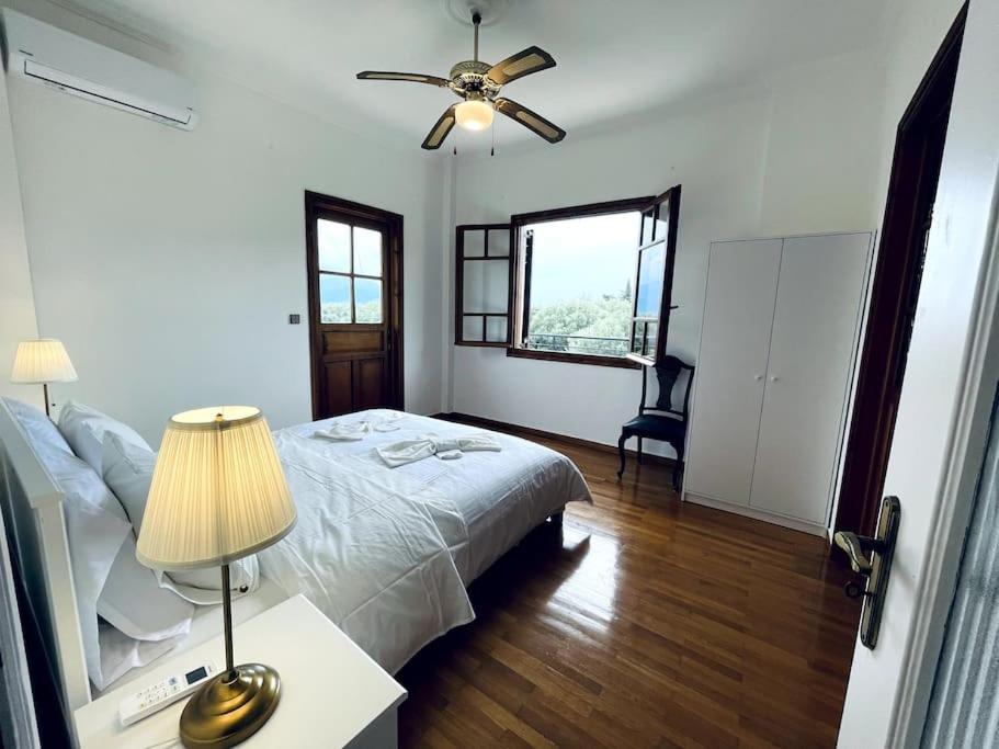 Three-Bedroom House photo 1