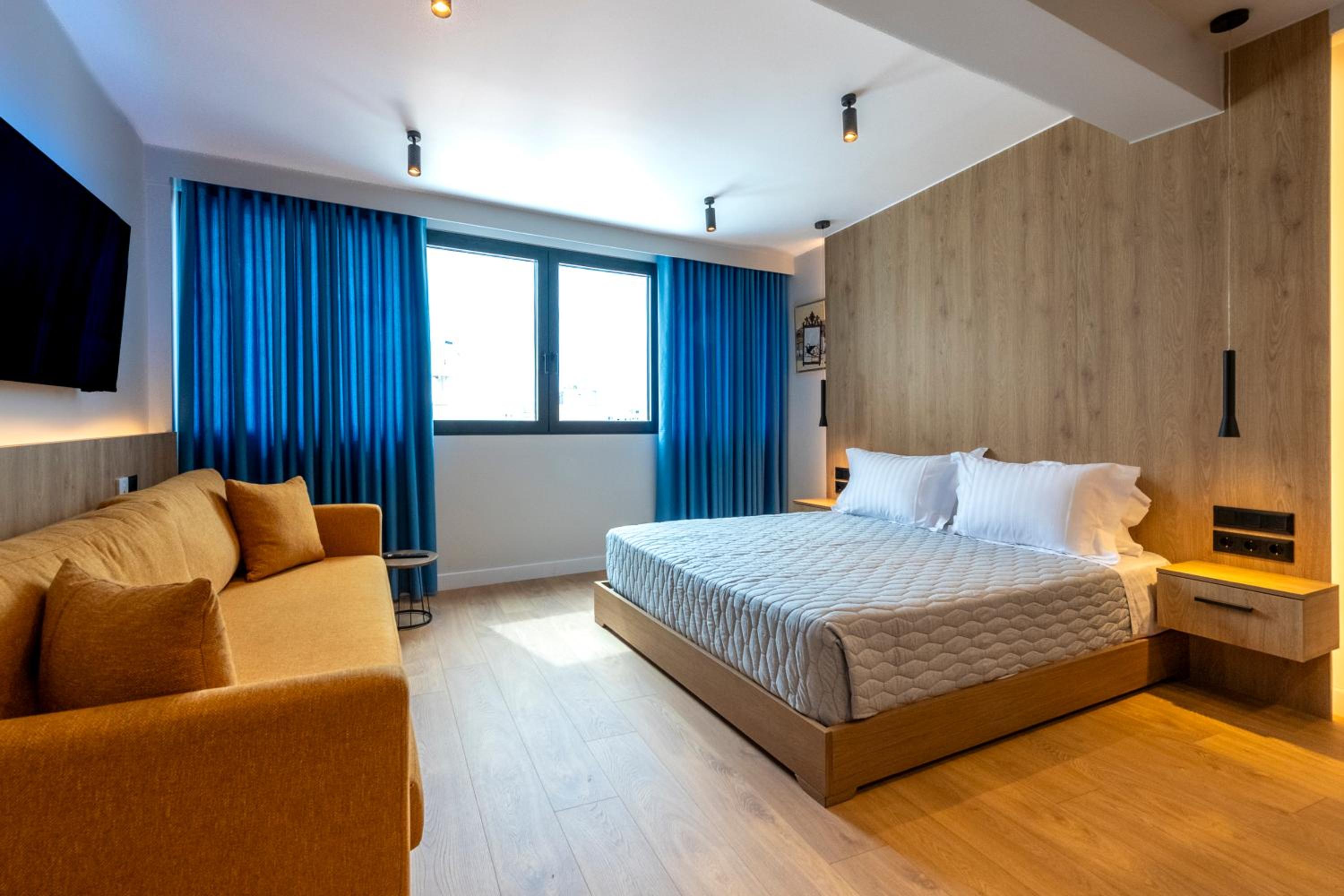 Deluxe Apartment with City View photo 1