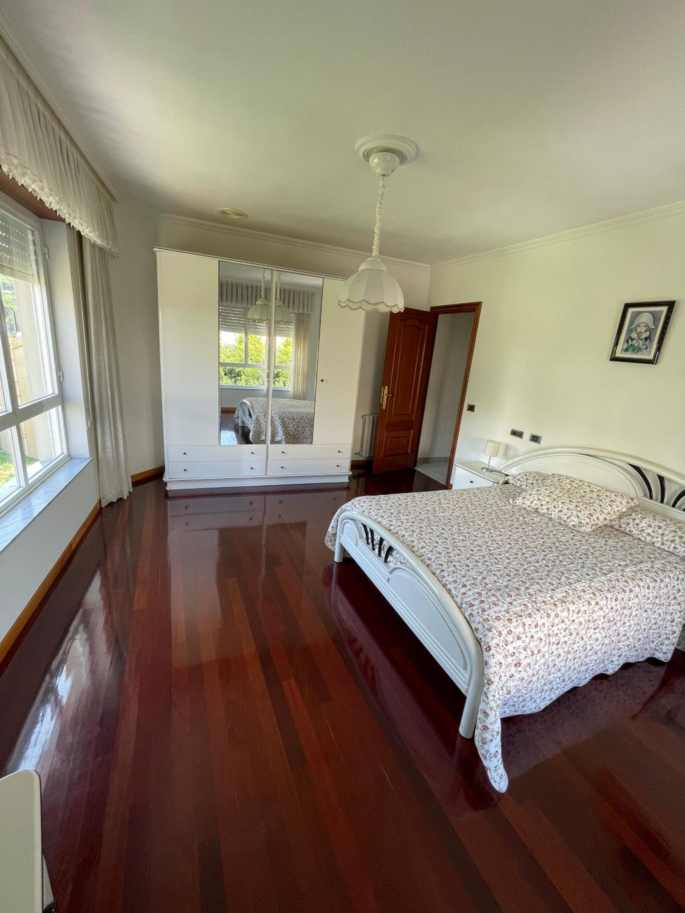 Casa de cinco habitaciones