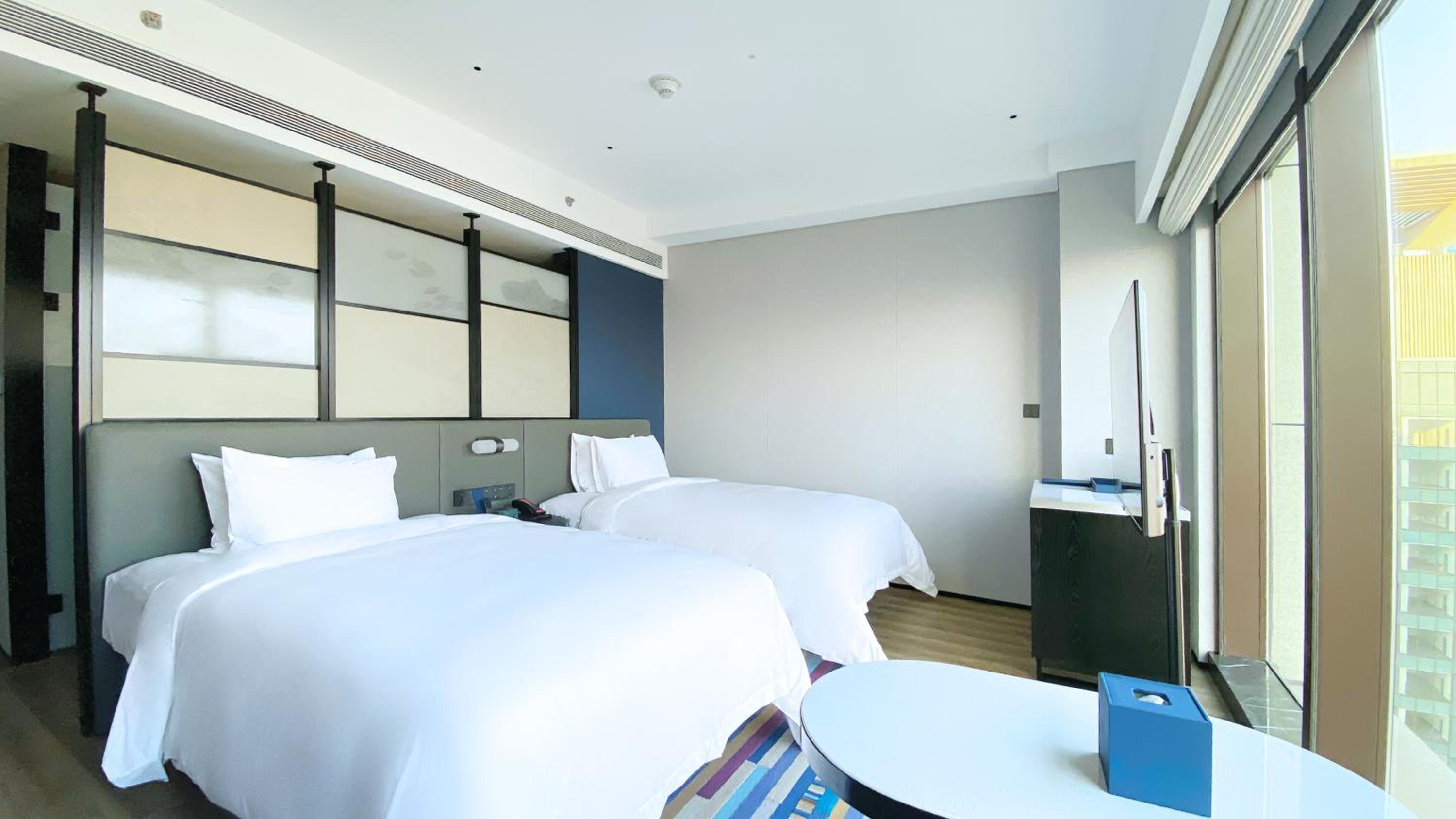 Premium Double Room with Two Double Beds and City View photo 2