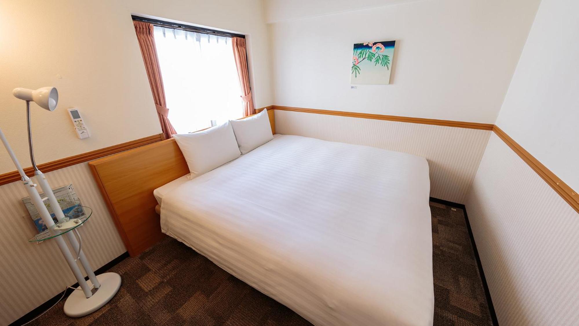 King Room - Non-Smoking photo 2