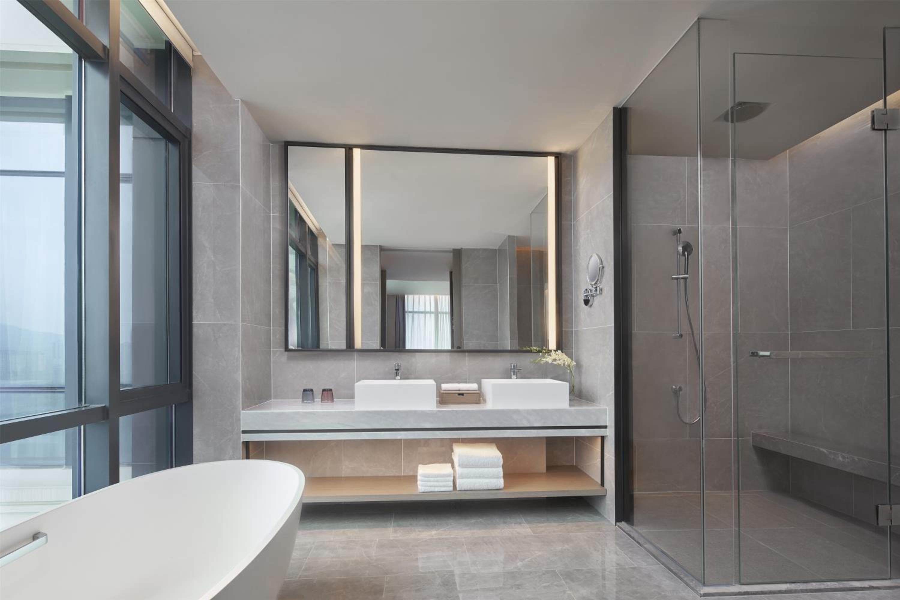 Three-Bedroom Suite - Photo 2