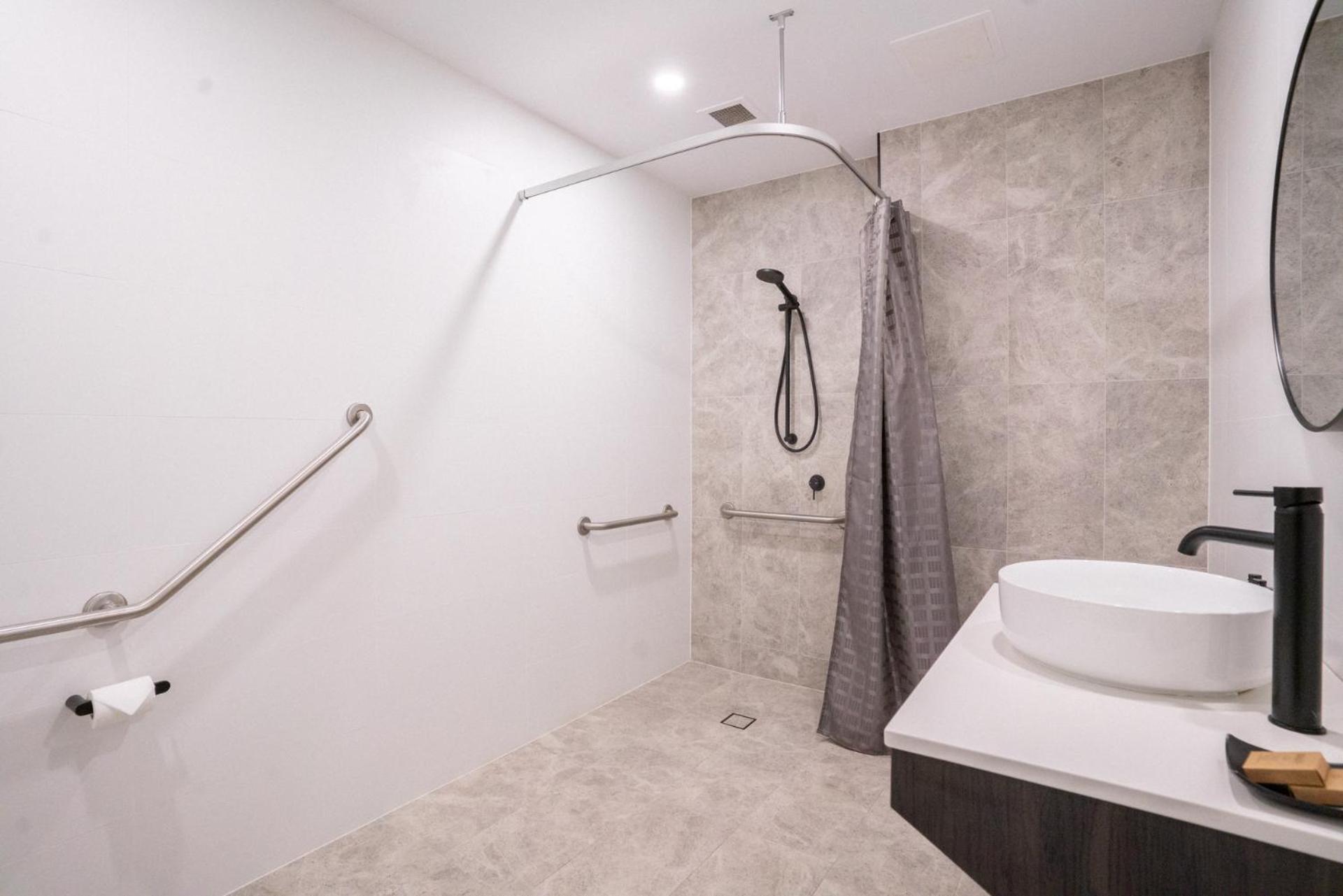 King Room - Disability Access photo 2