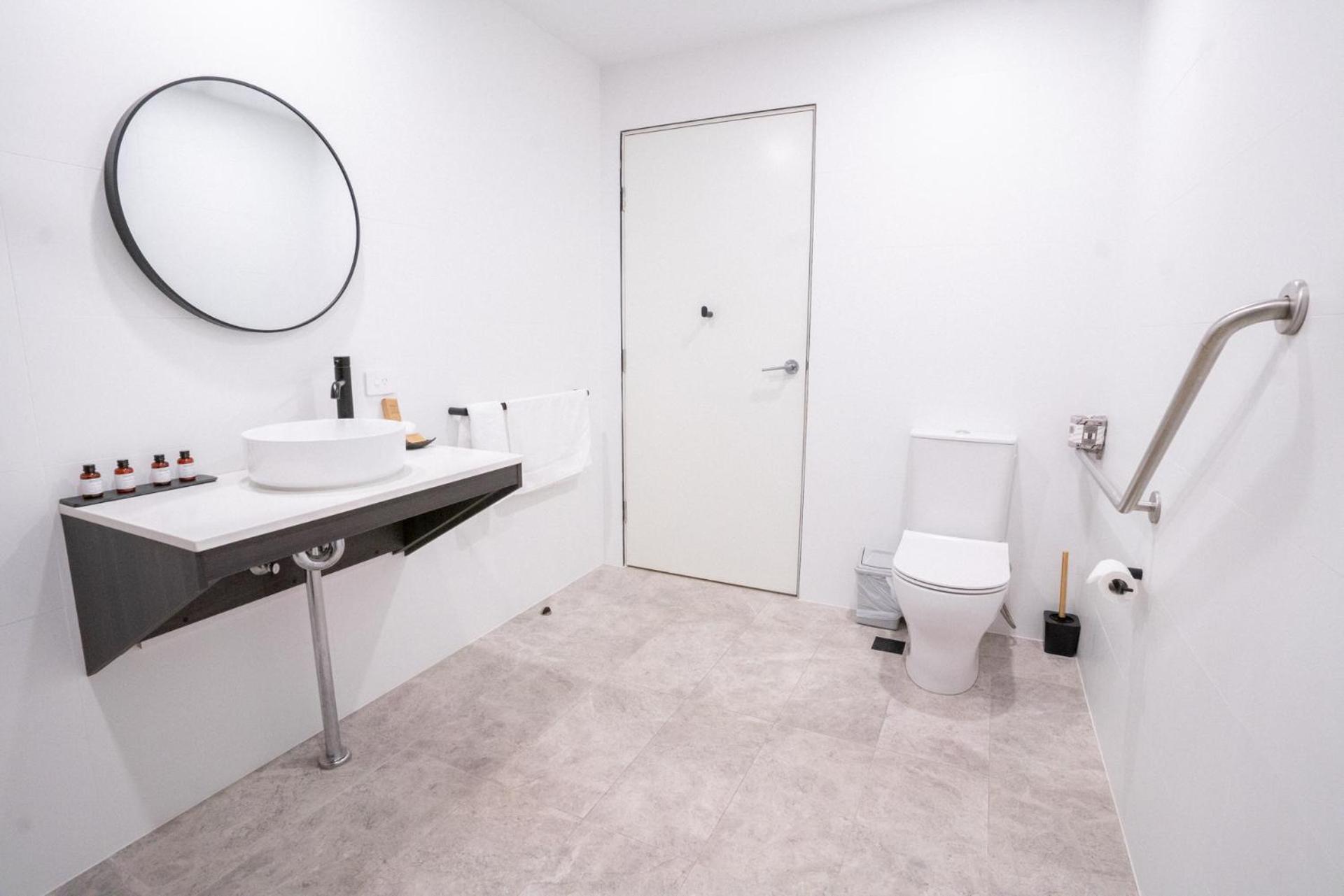 King Room - Disability Access photo 3