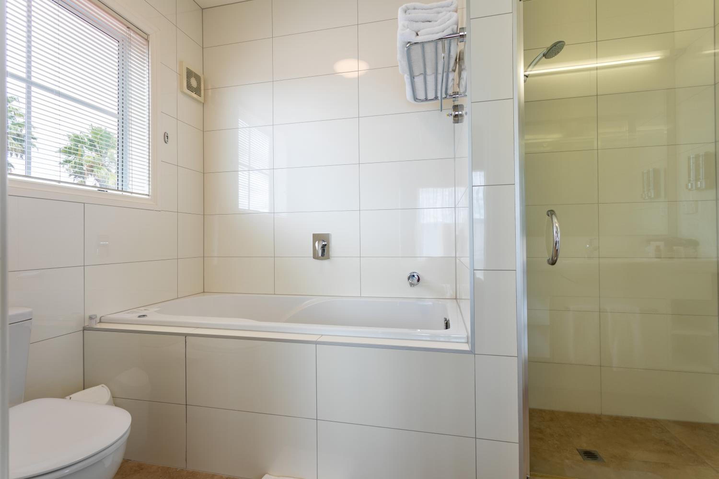 Deluxe Double Room with Bath photo 2
