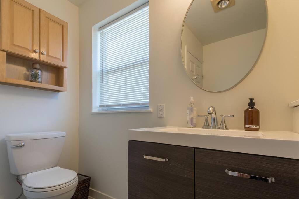 Three-Bedroom House photo 2