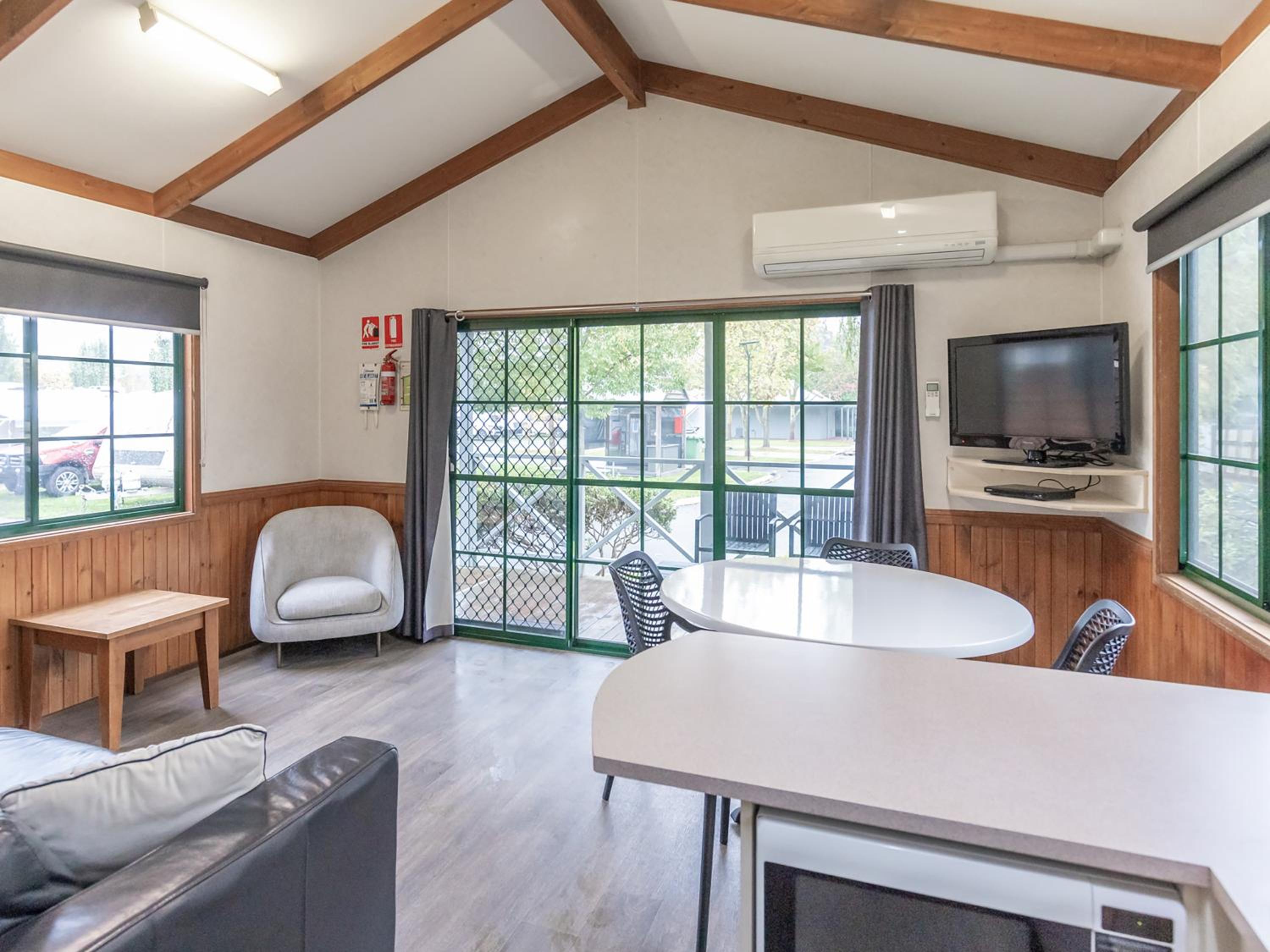 Three-Bedroom Villa photo 1