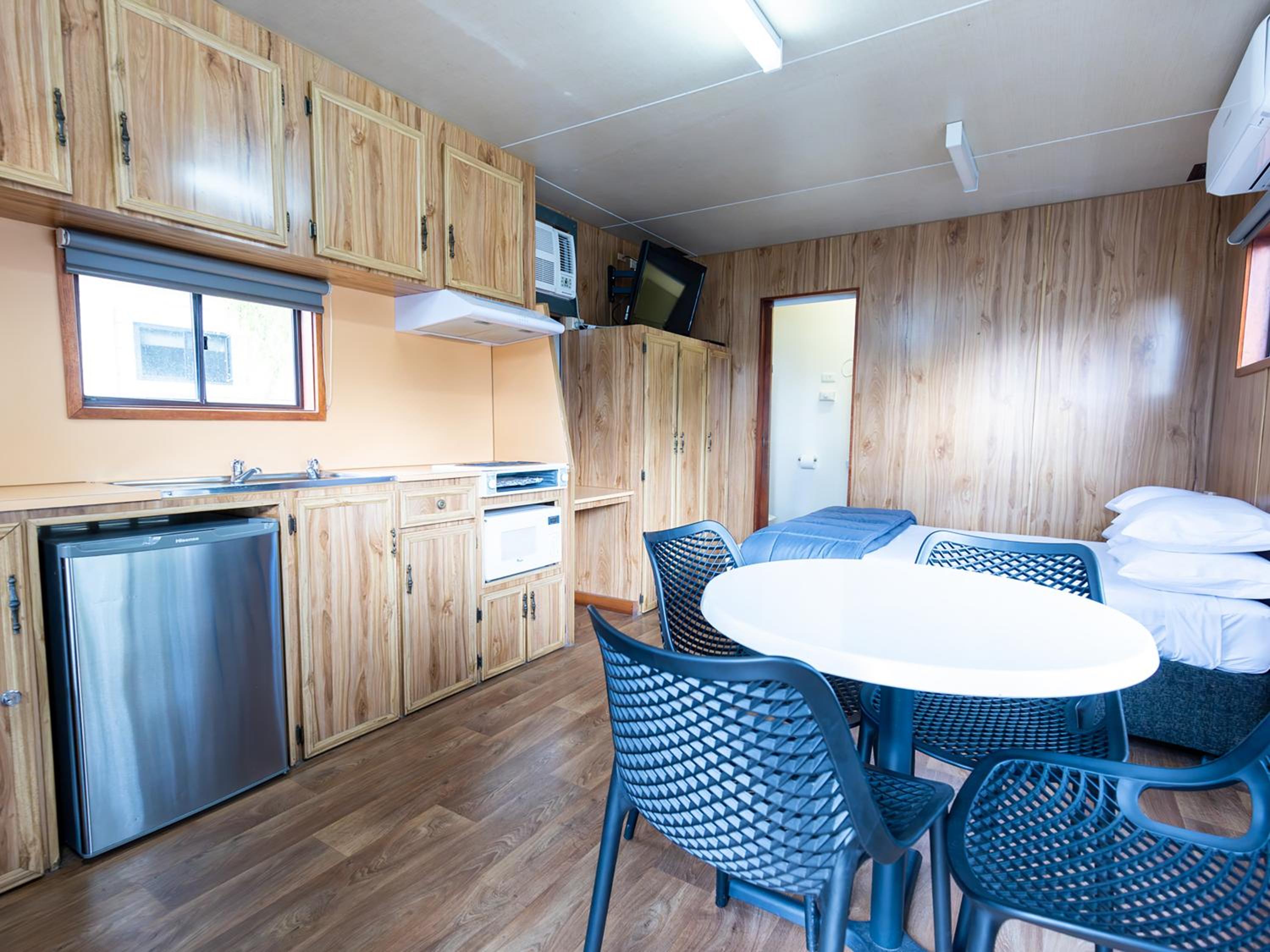 Studio Cabin photo 3