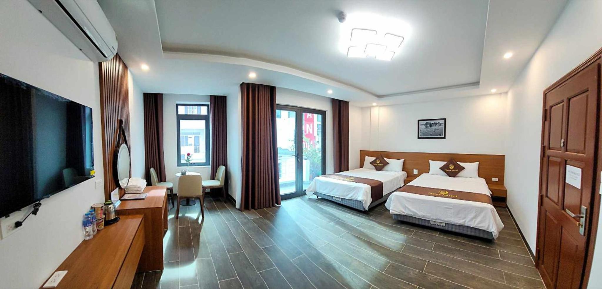 Deluxe Double Room with Balcony photo 2