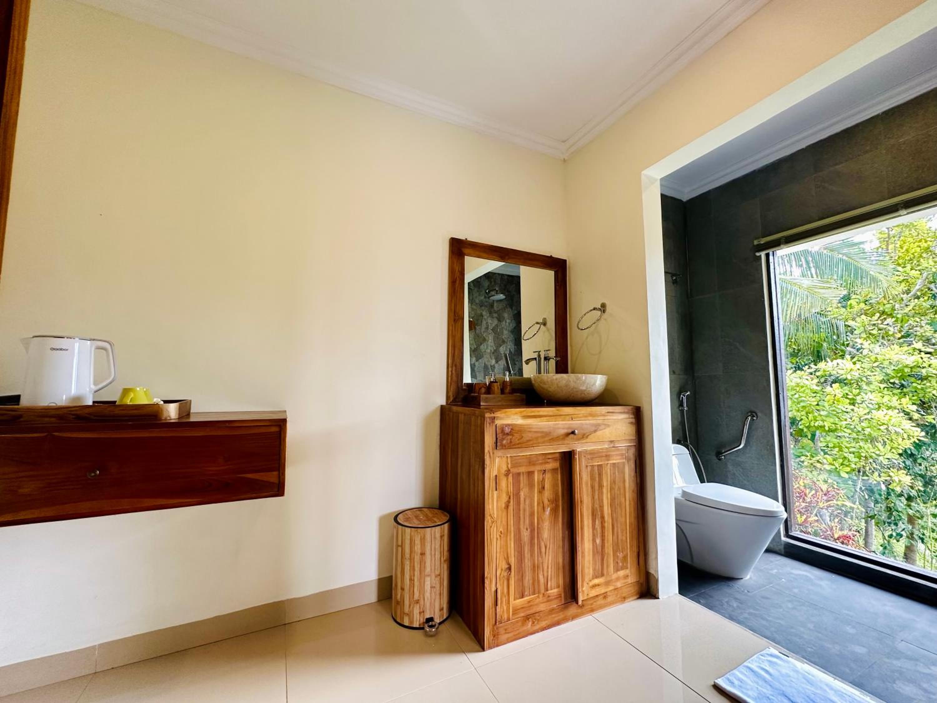 Suite with Jungle View - Photo 2