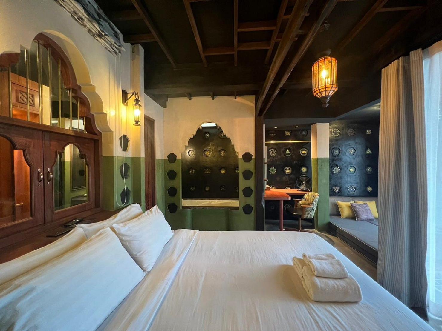 Double Room with Balcony (Charcoal) - Non-Smoking photo 2