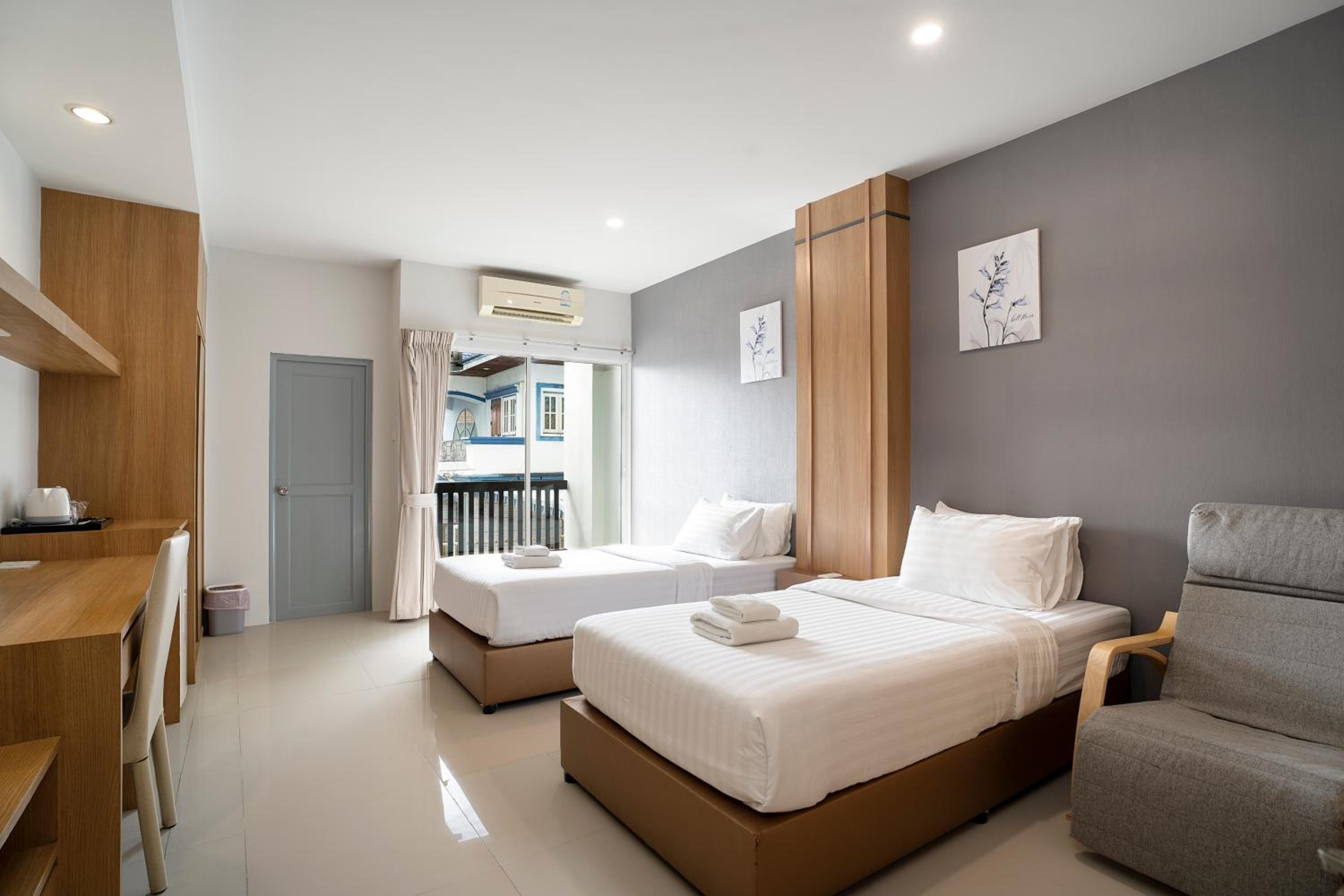 Superior Twin Room photo 3