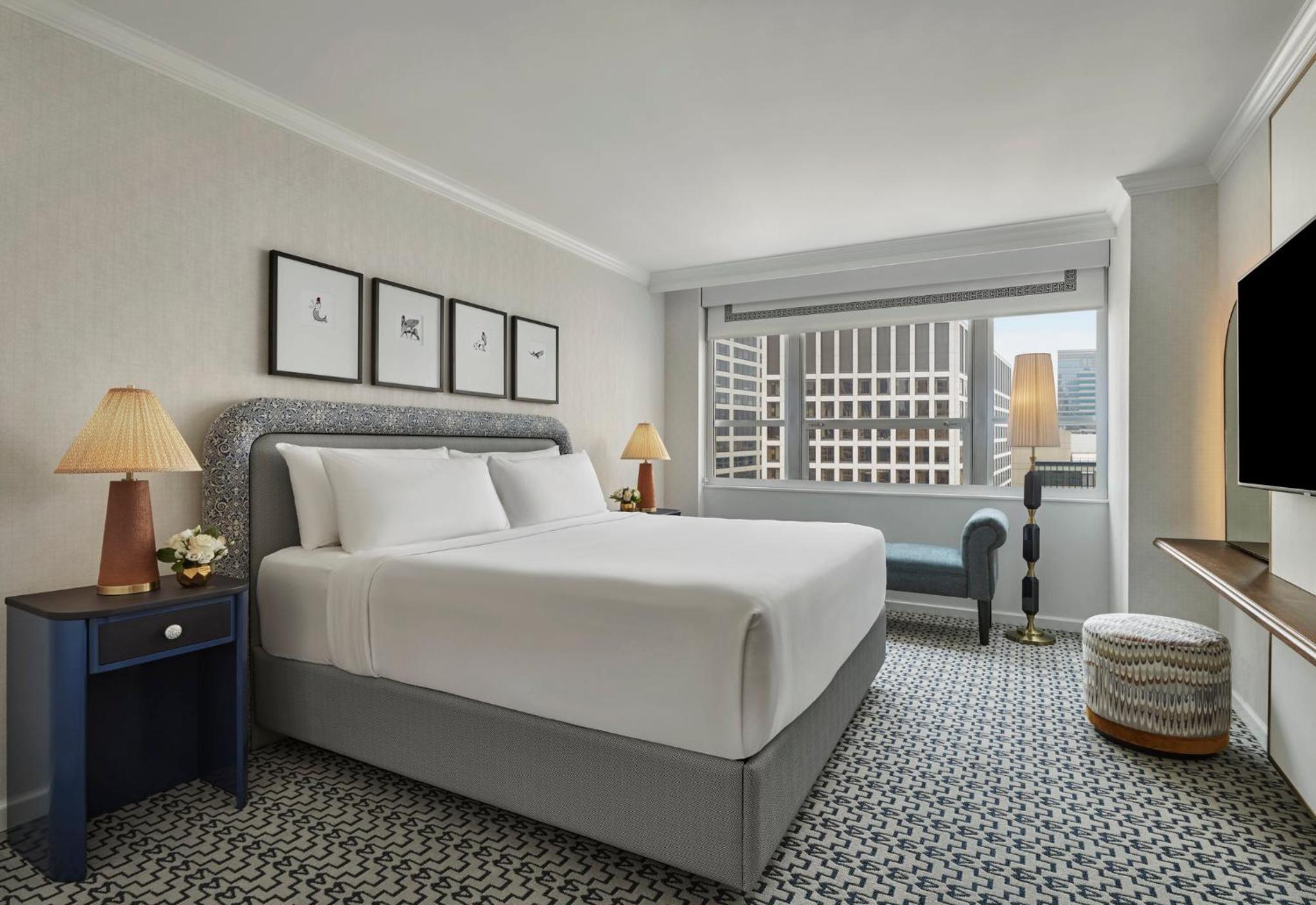 One-Bedroom Premier King Suite with City View - Grand Tower thumbnail 6