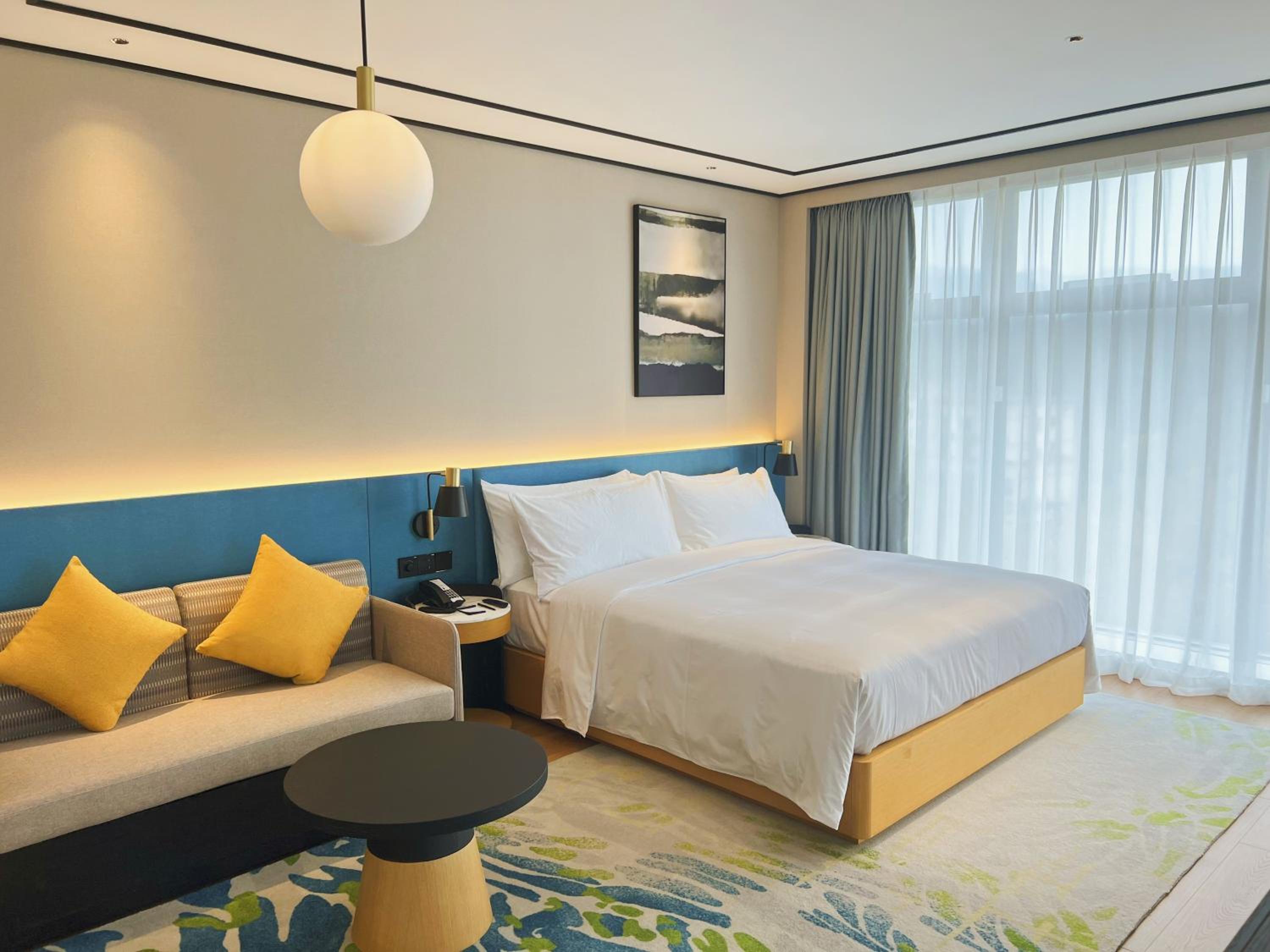 Deluxe King Room - Photo 3