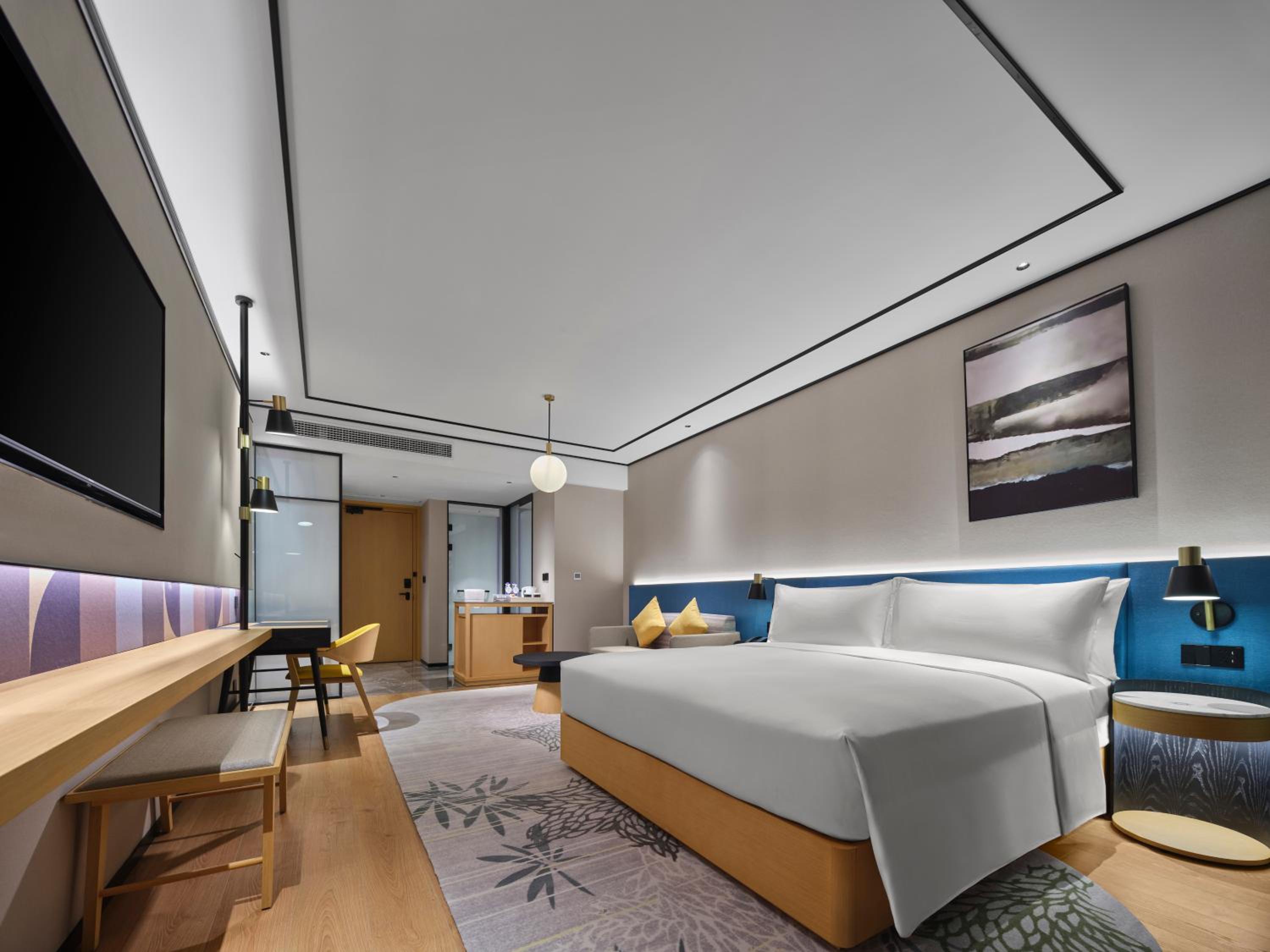 King Room - Mobility Accessible  - Photo 1