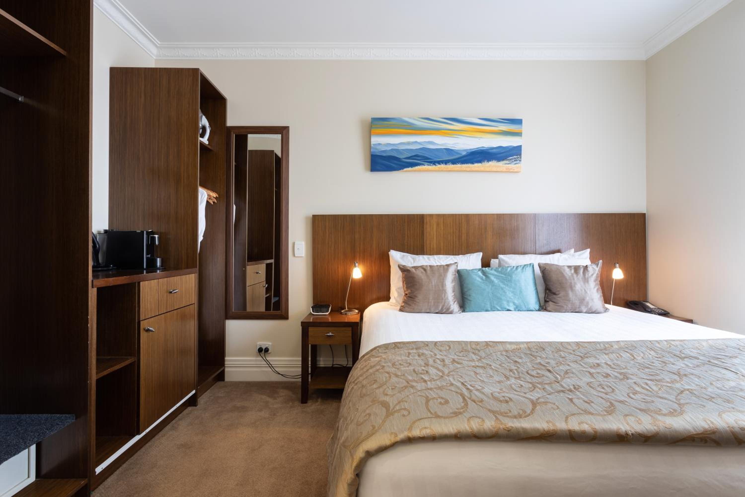 Executive King or Twin Room - Interconnecting photo 2