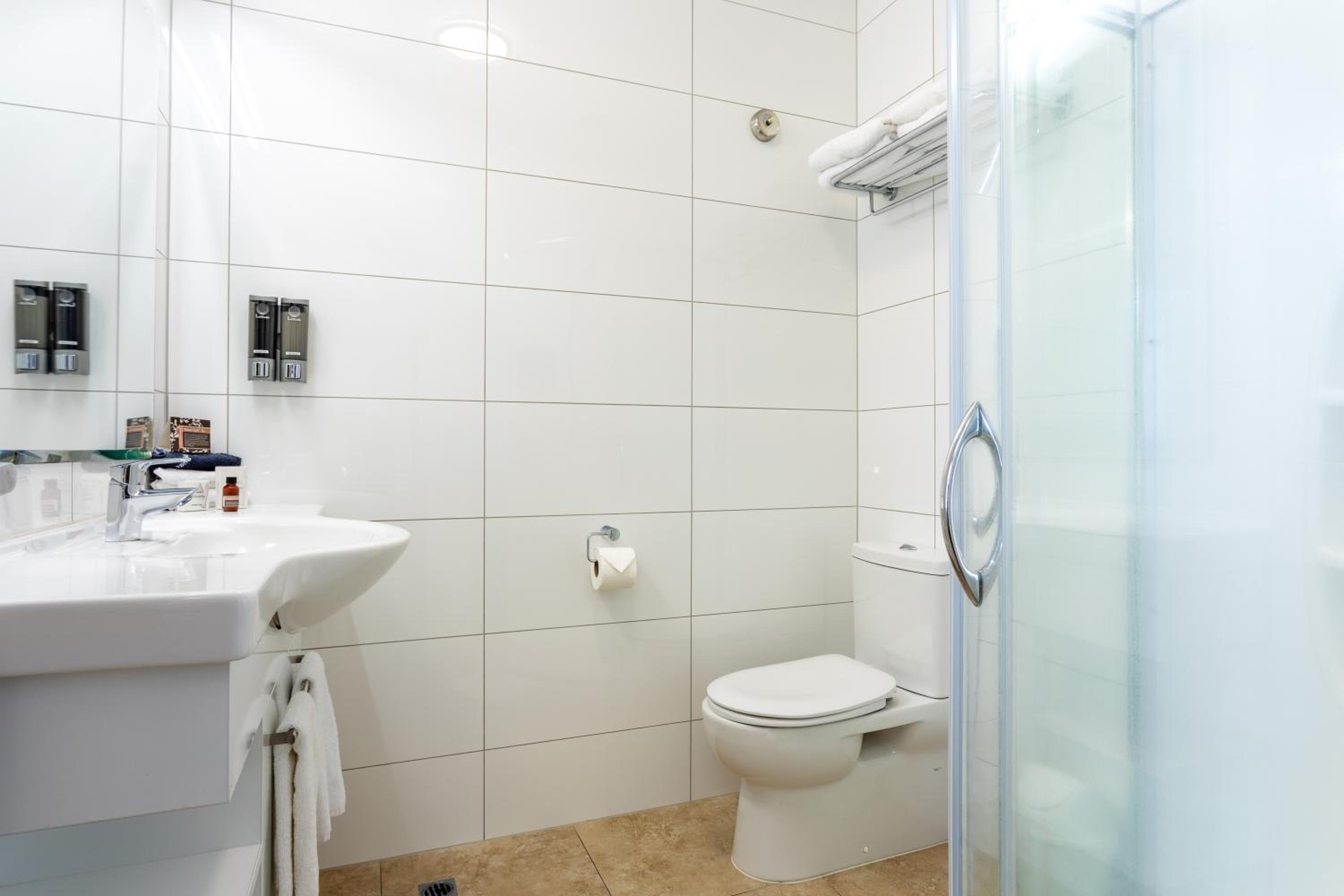 Executive King or Twin Room - Interconnecting photo 3