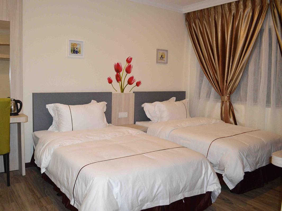 Twin Room - Photo 5
