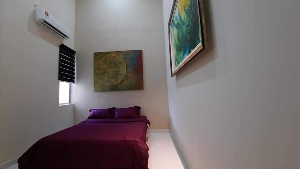 Three-Bedroom House photo 3