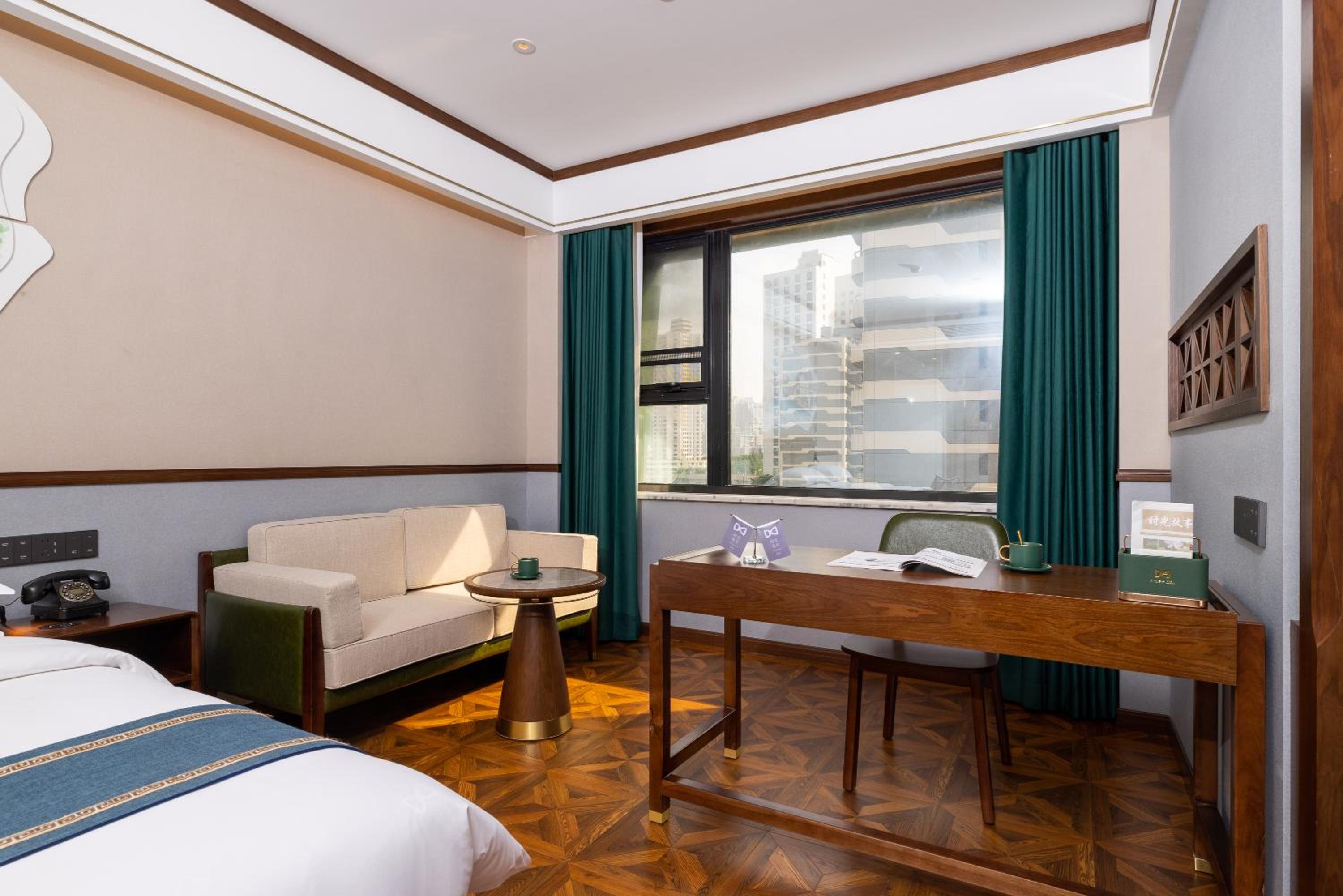 Suzhou River View Executive Double Room