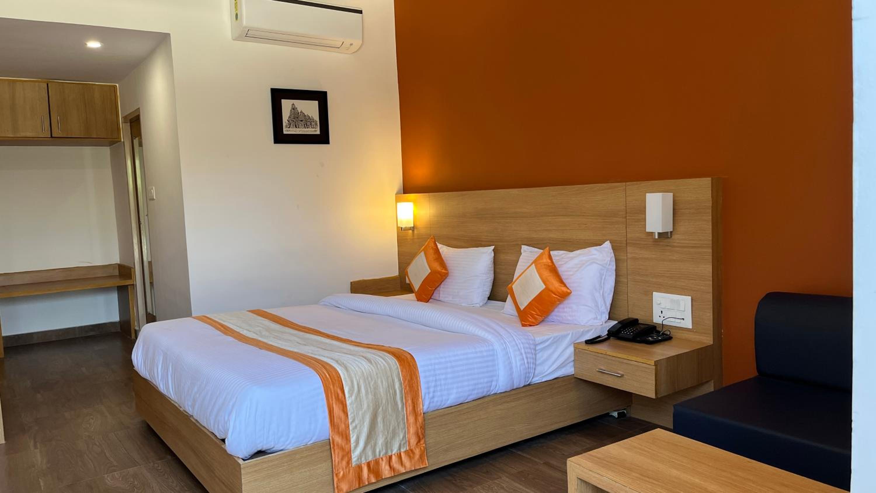Deluxe Room - Photo 6