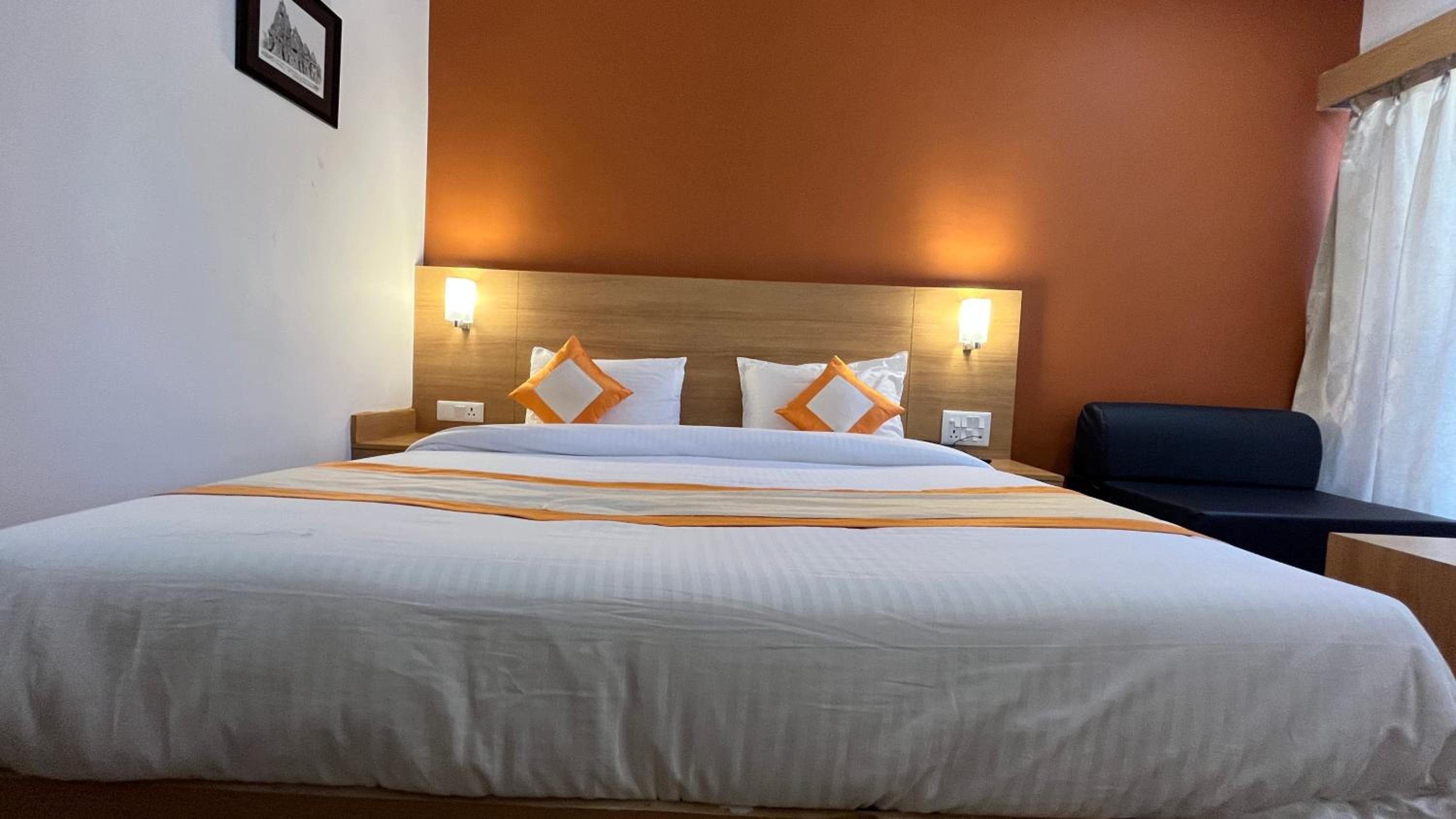 Deluxe Room - Photo 5