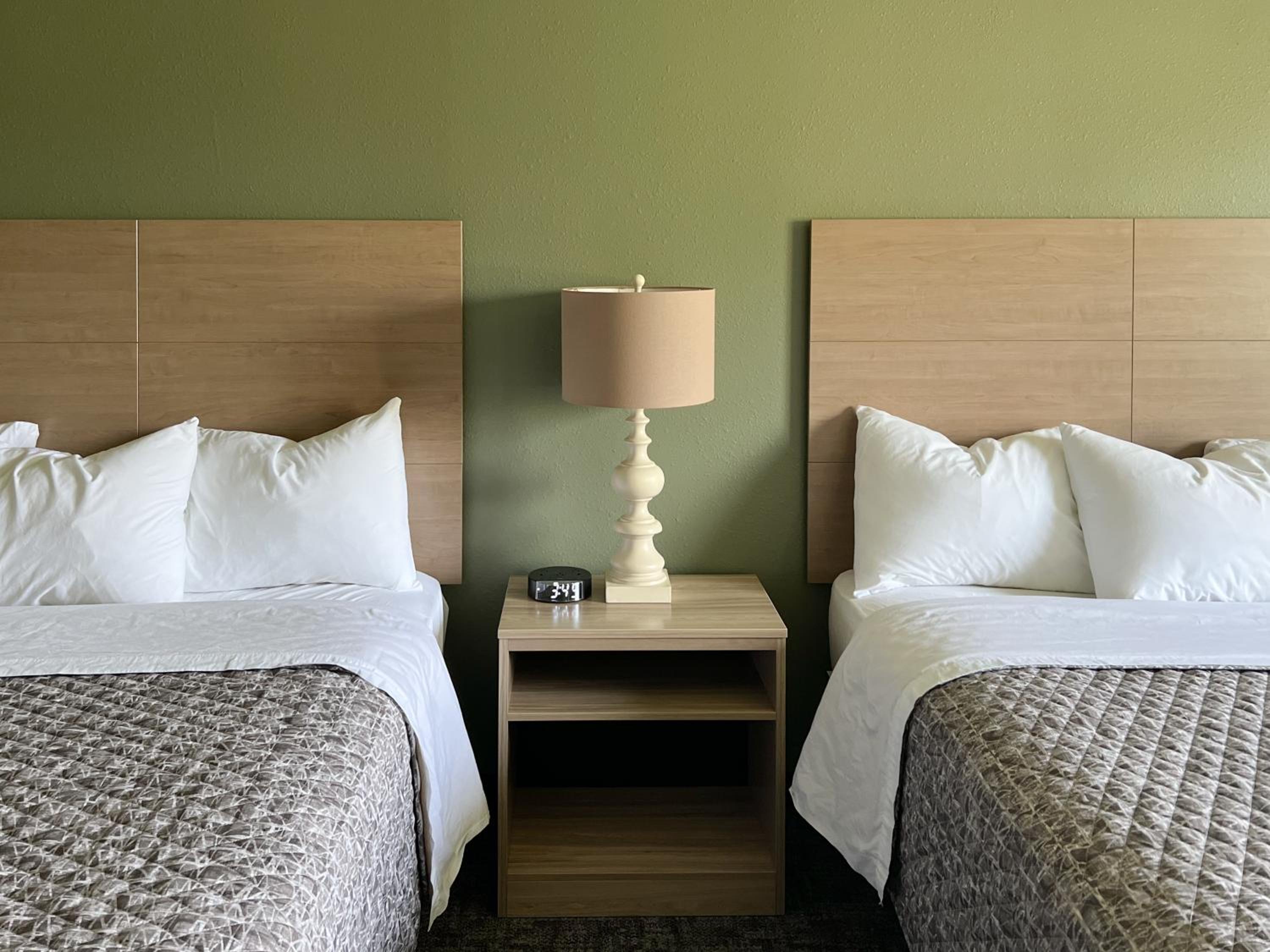Queen Room - Photo 6
