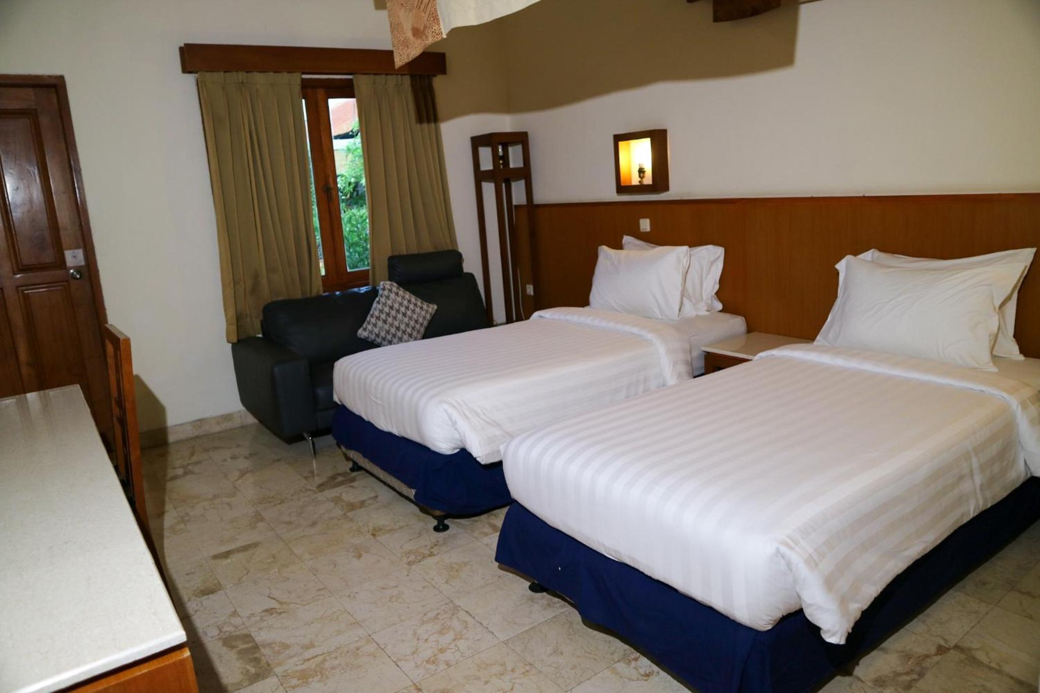 Double or Twin Room with Pool Access - Photo 24