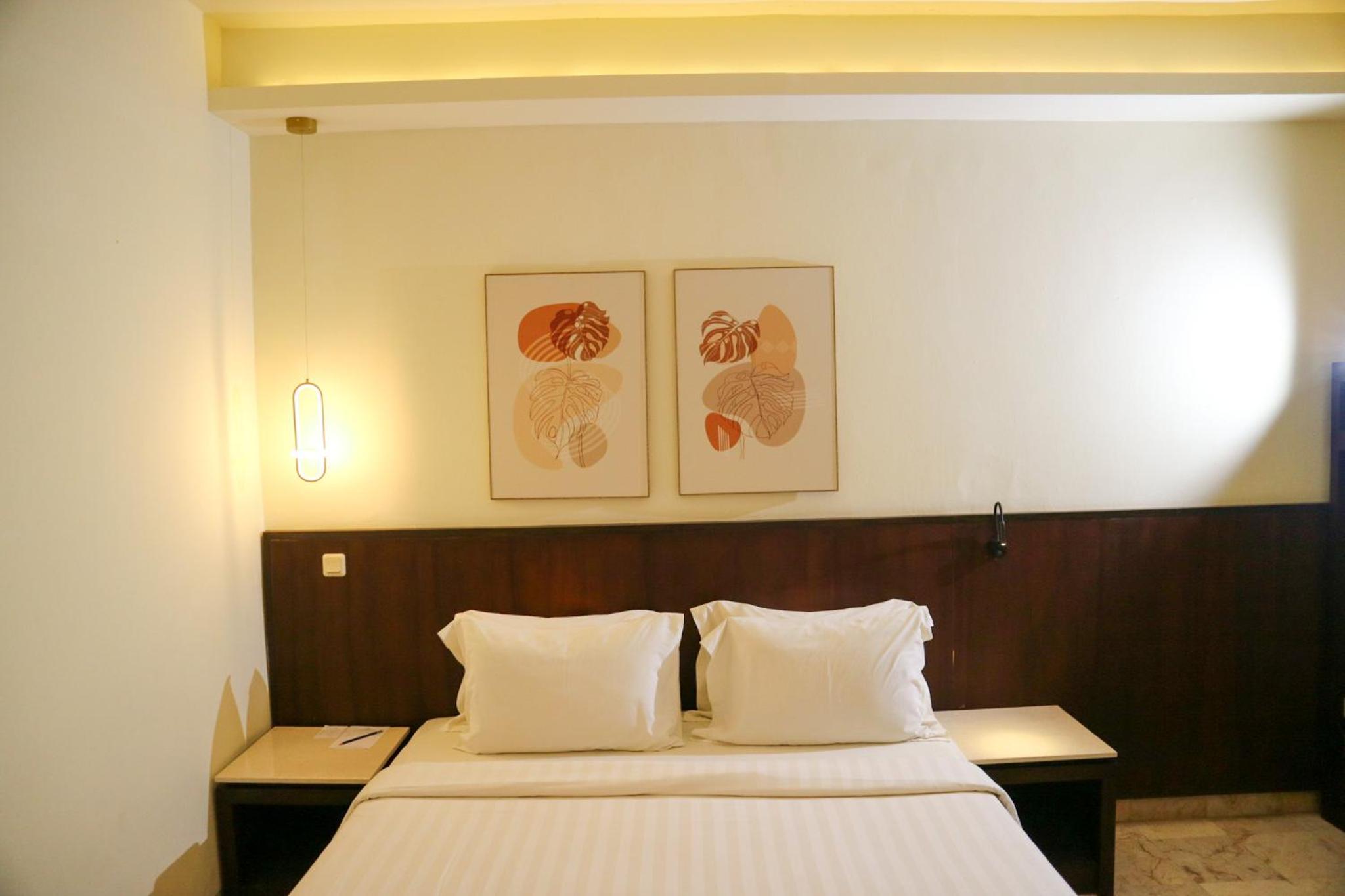 Double or Twin Room with Pool Access - Photo 20