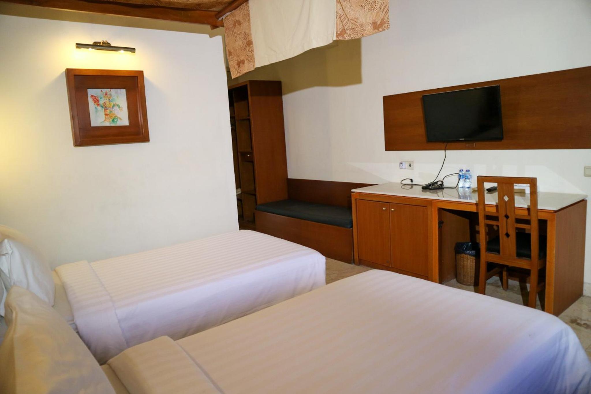 Deluxe Double or Twin Room with Balcony - Photo 1