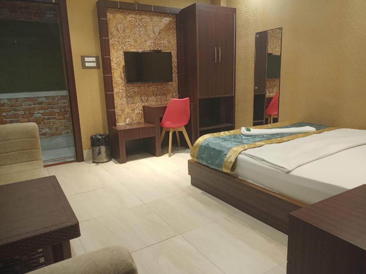 Superior King Room photo 3