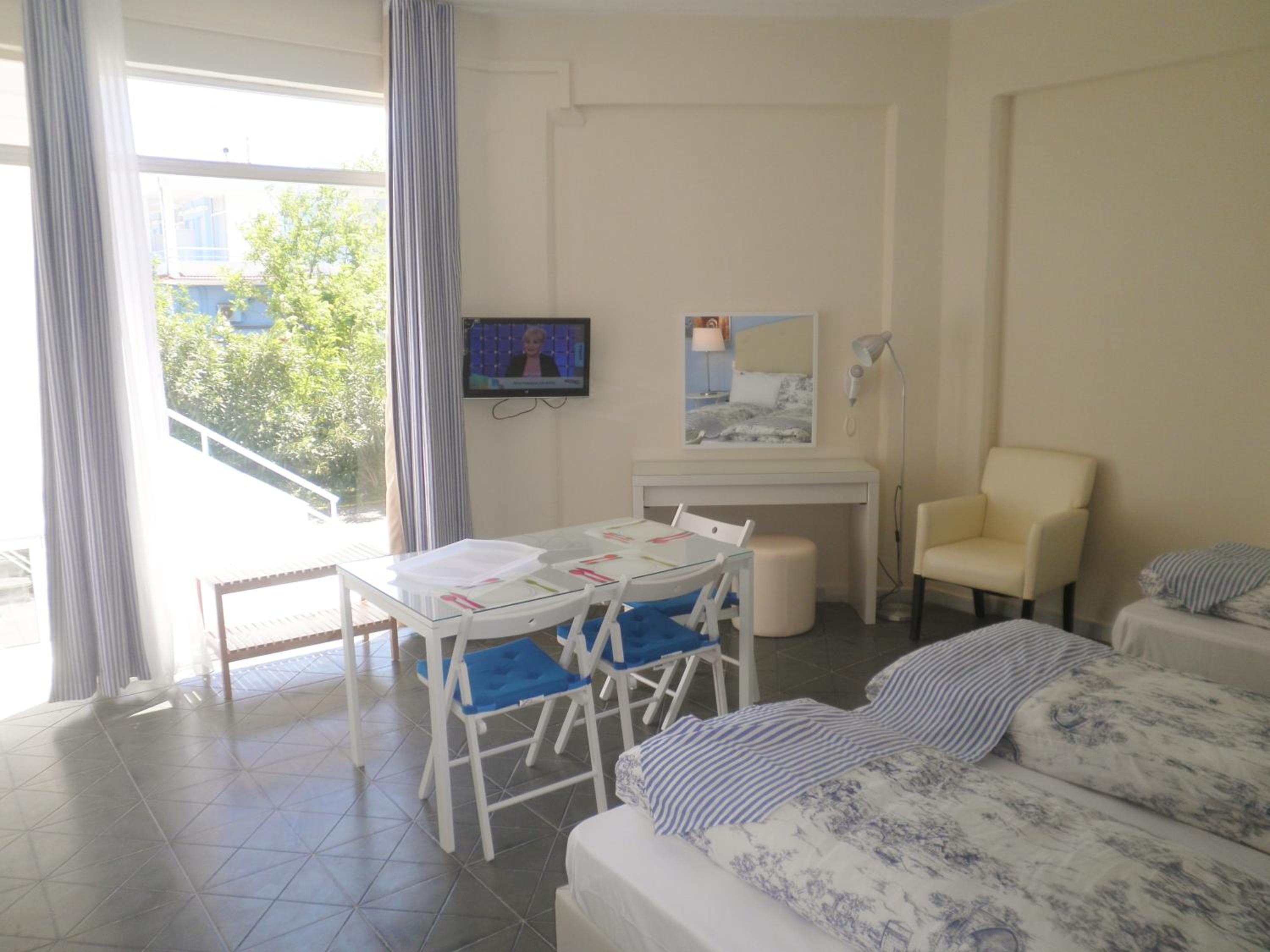 Studio (3 Adults) - Photo 2