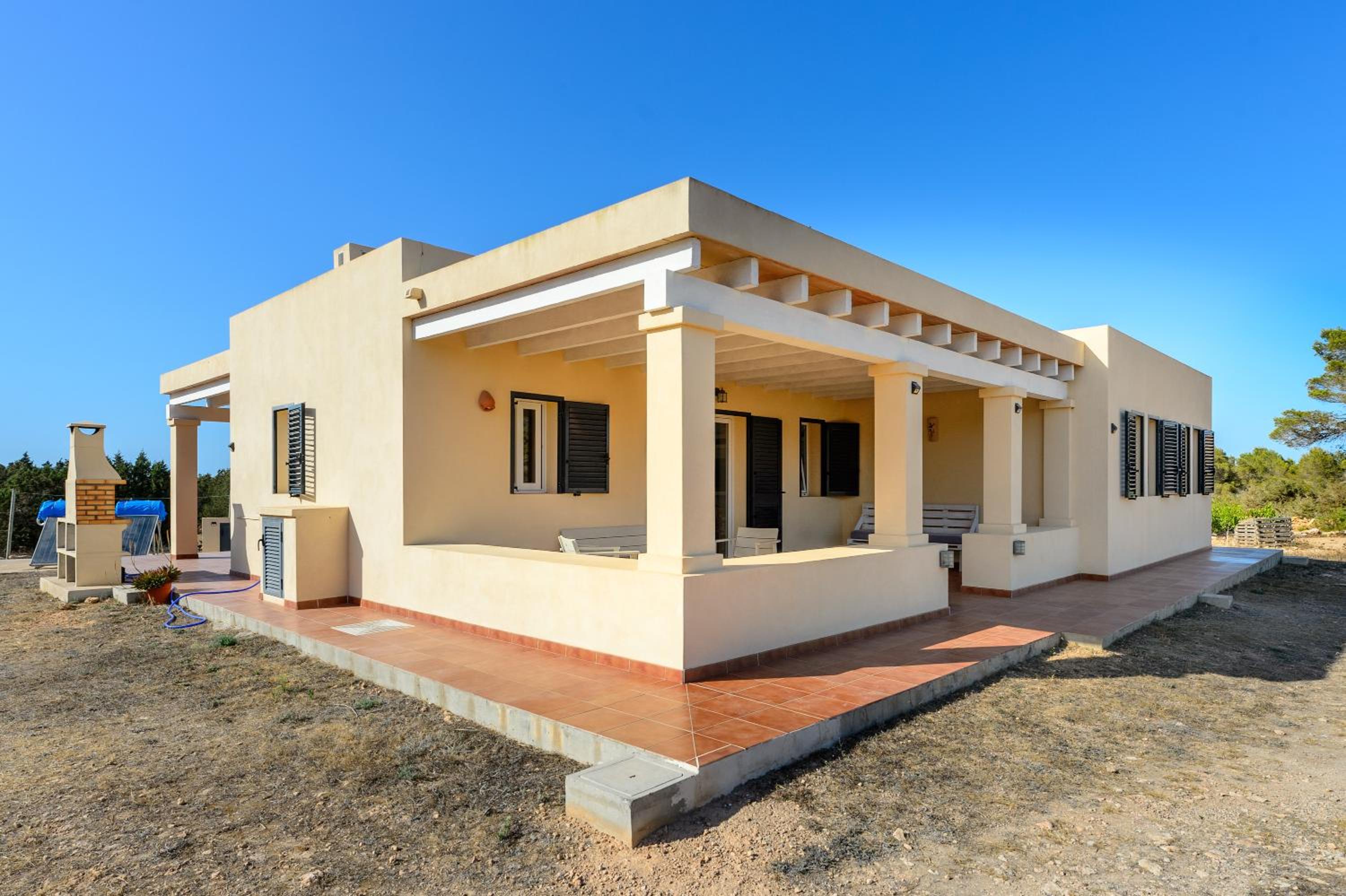Three-Bedroom House photo 2