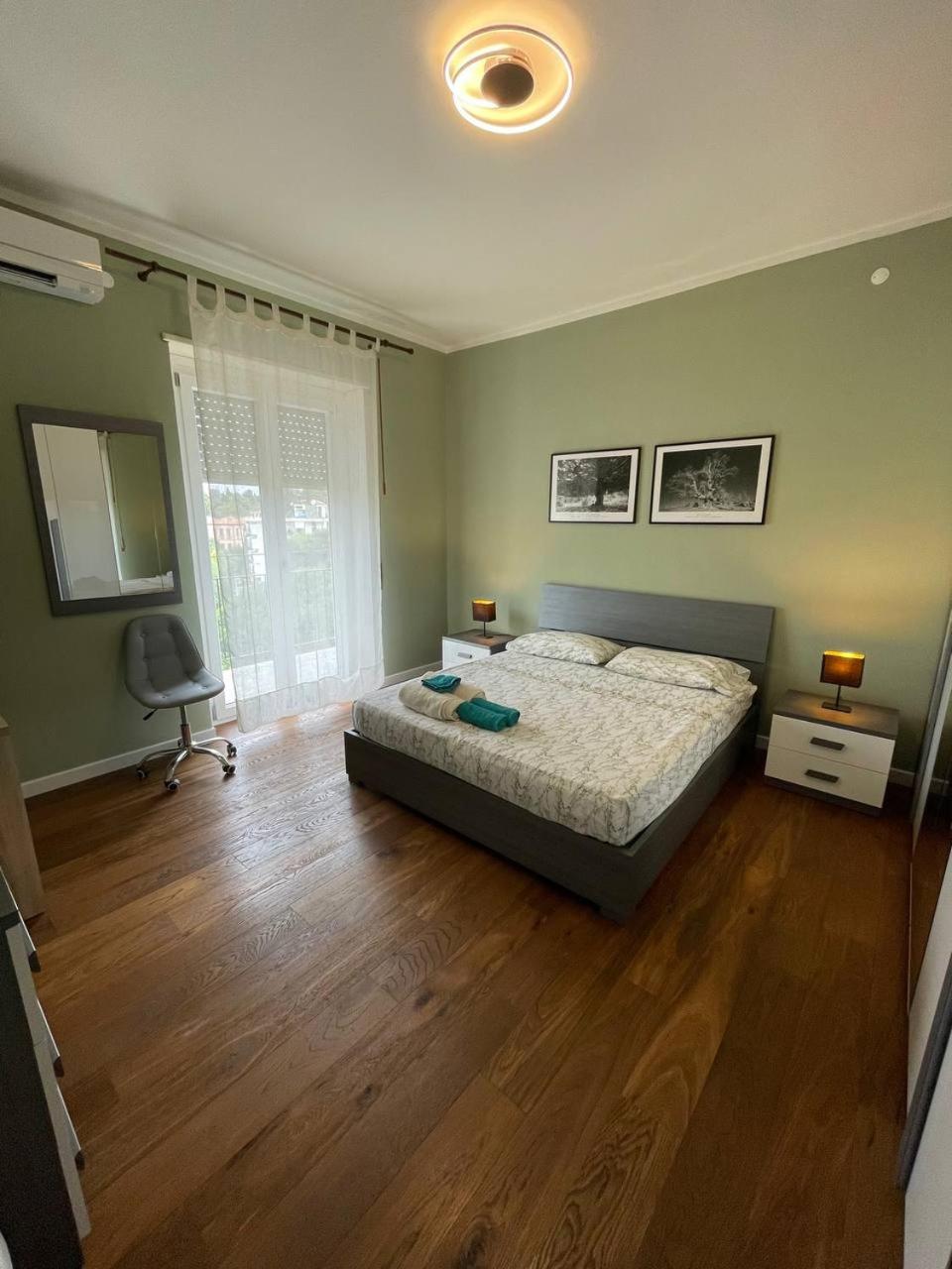 Double Or Twin Room With Shared Bathroom