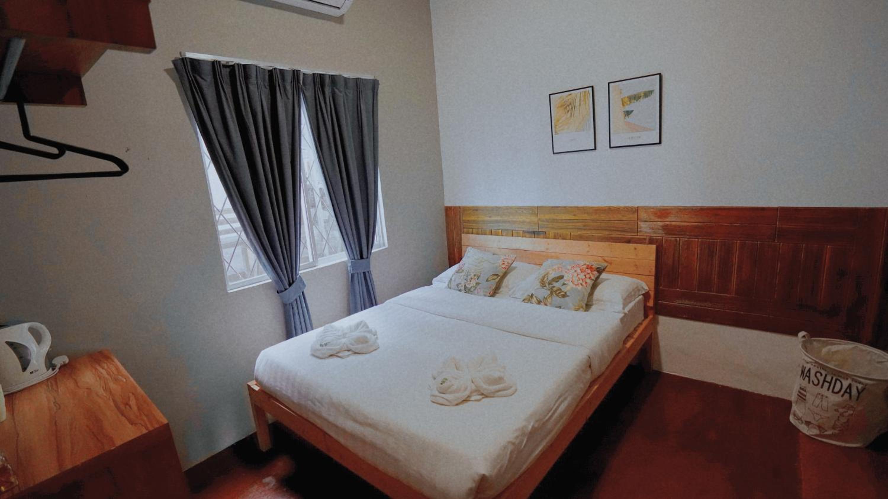 Twin Room With Shared Bathroom photo 1