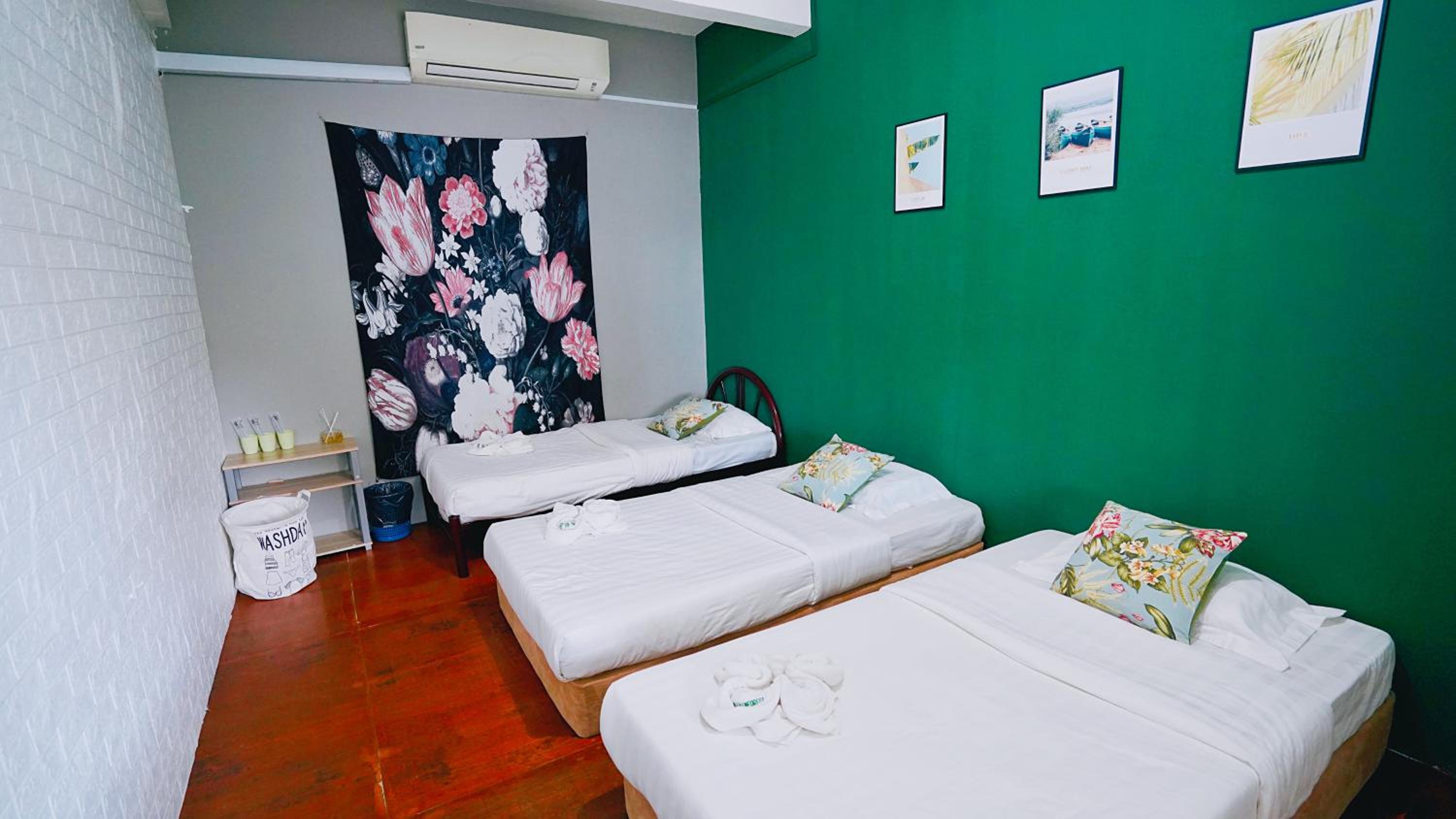 Triple Room With Shared Bathroom photo 3