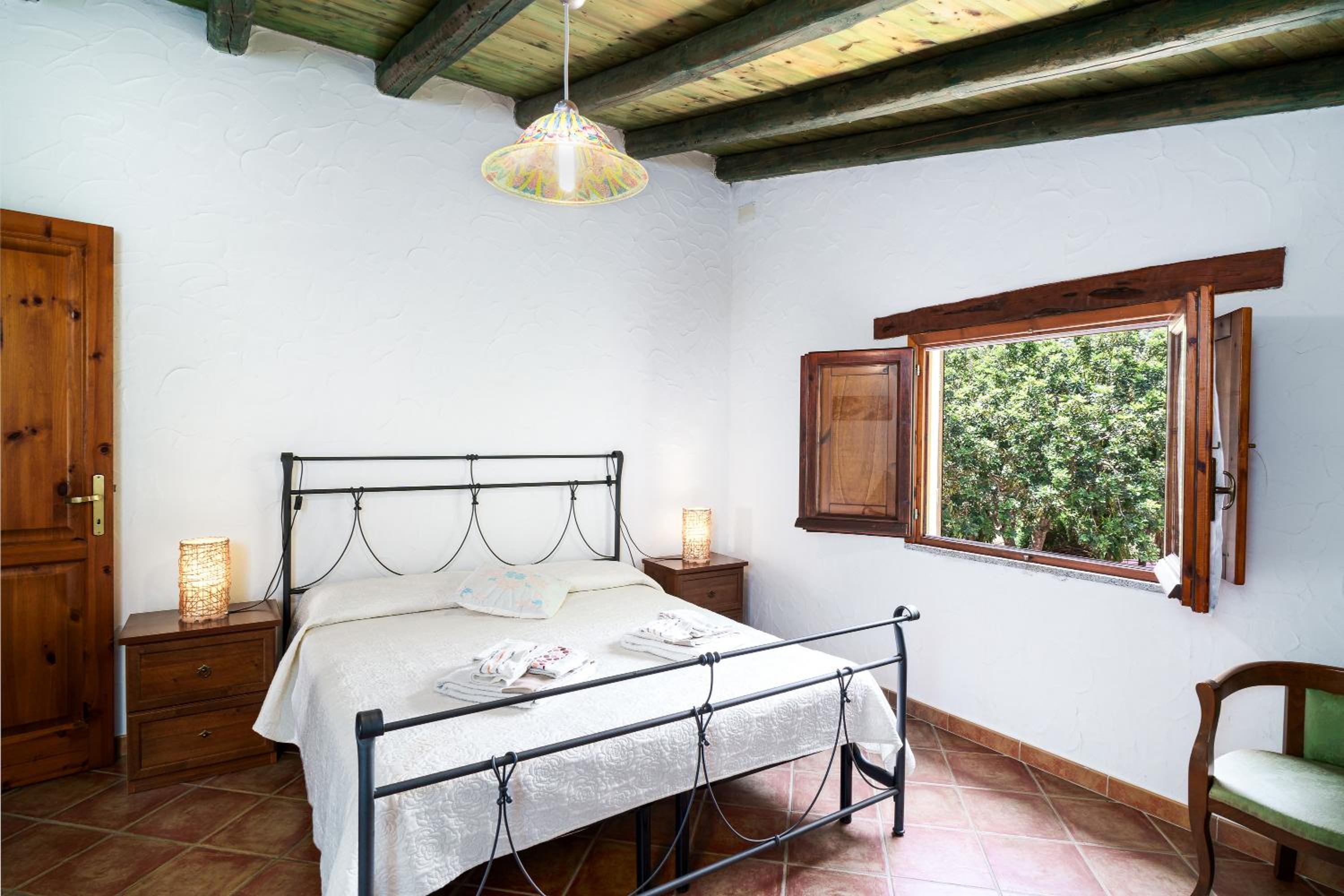 One-Bedroom House photo 1