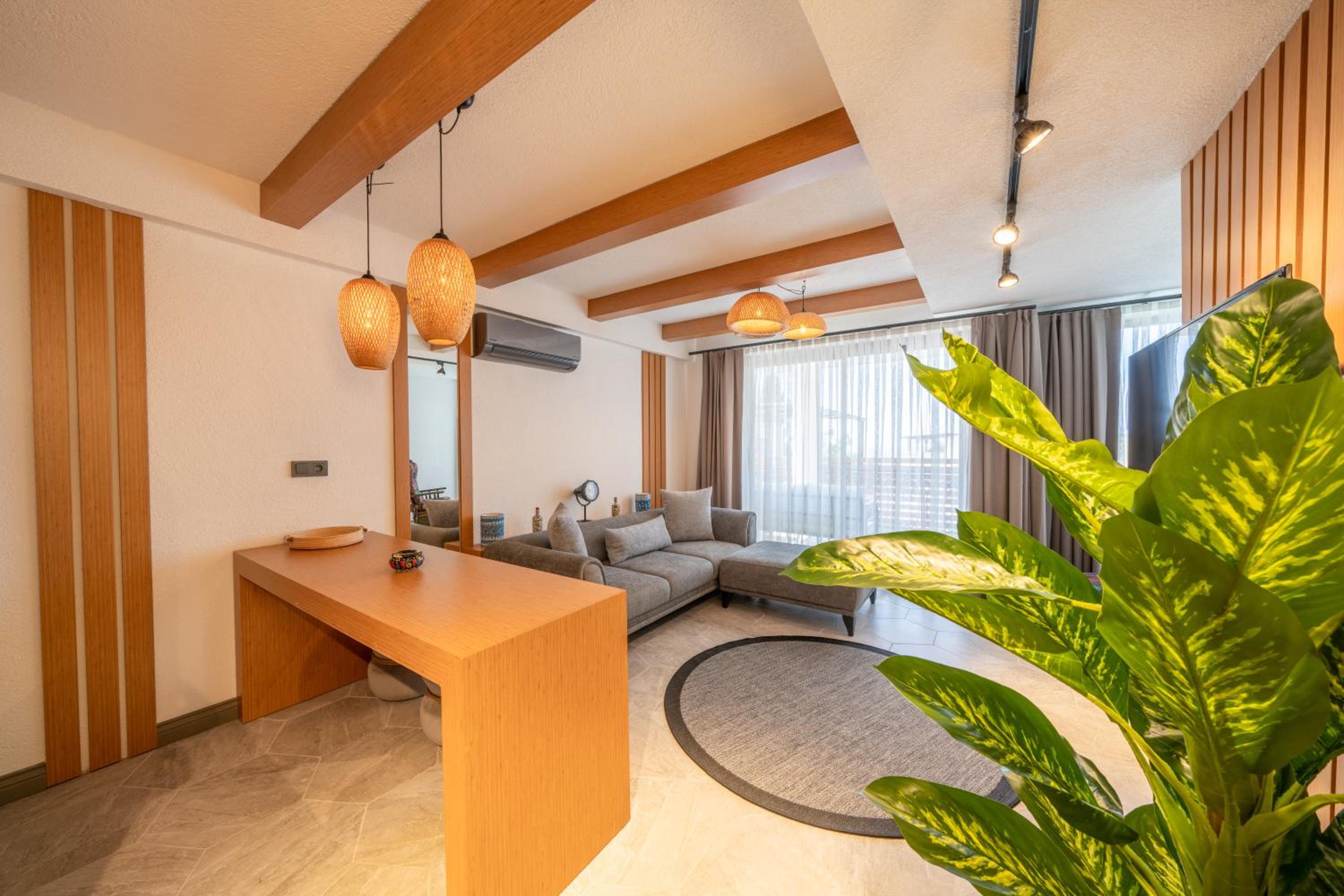 Deluxe Double Room with Side Sea View - Photo 4