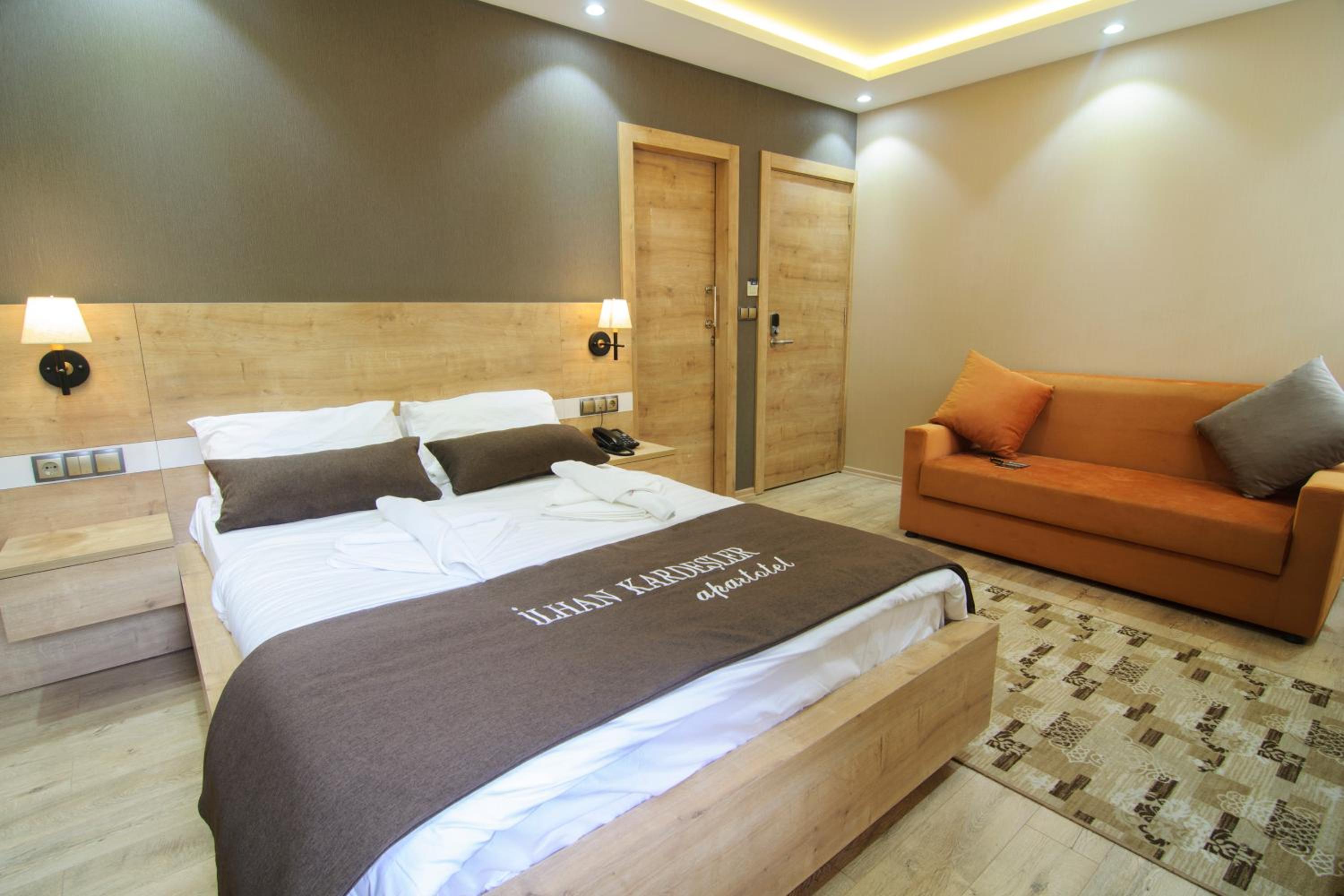 Deluxe Double Room with Lake View and Kitchenette photo 2