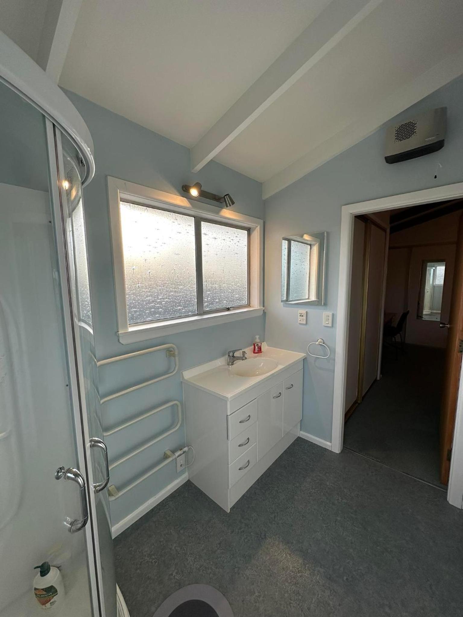 Deluxe Double Room with Bath photo 2