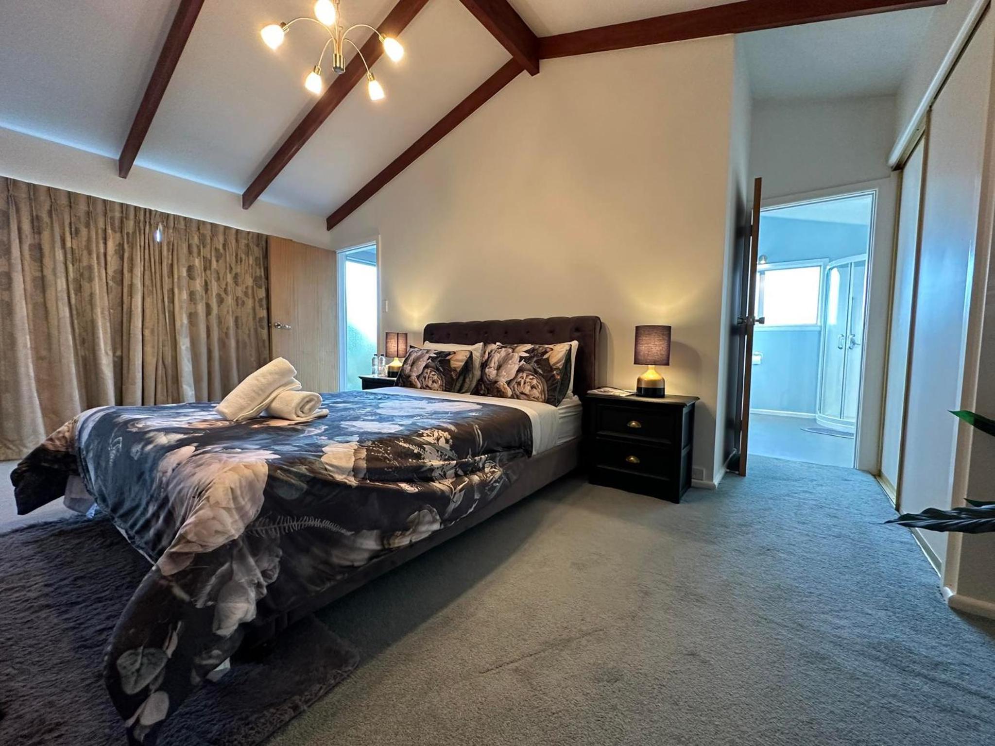 Deluxe Double Room with Bath photo 3