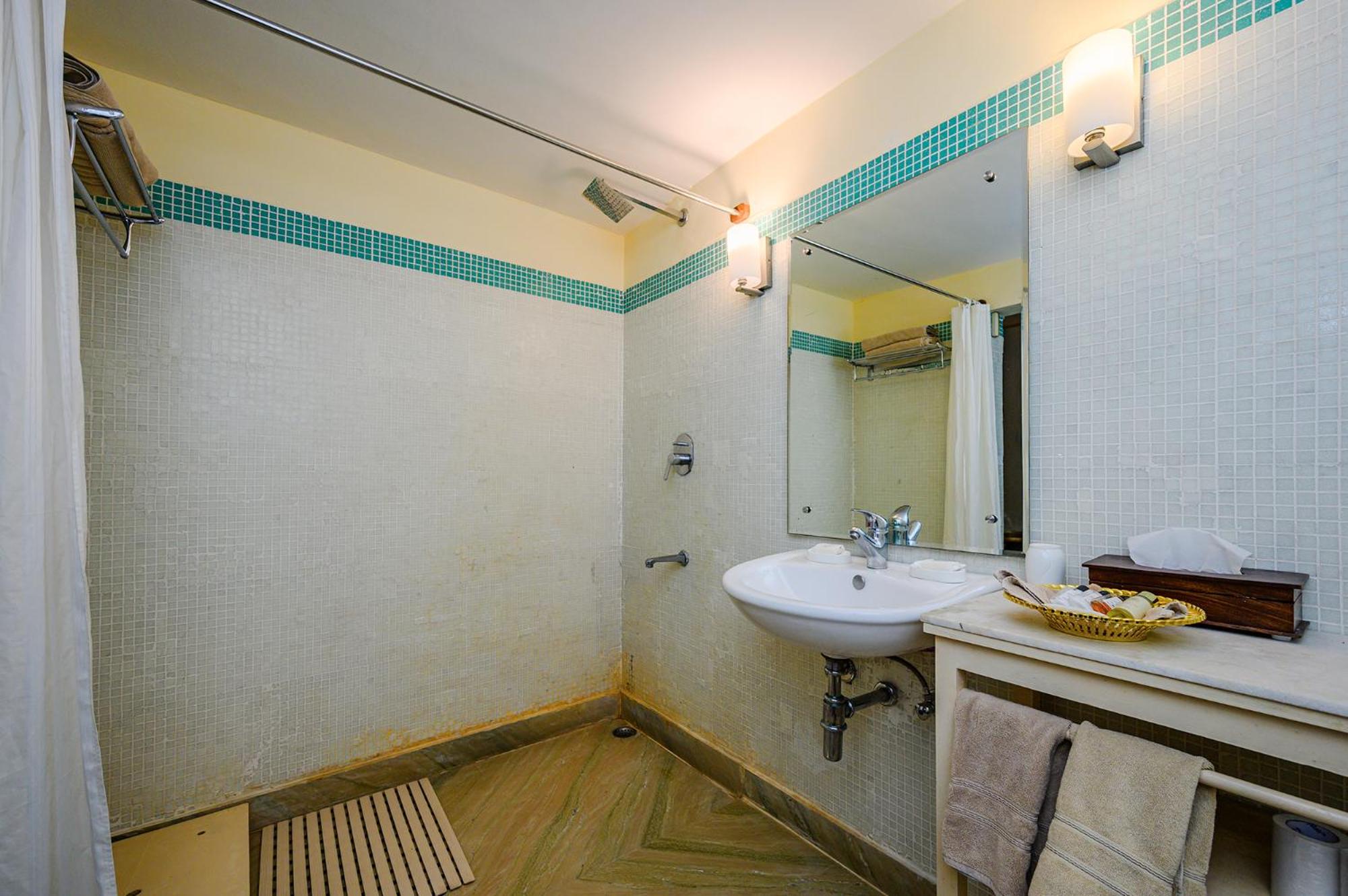 Heritage Comfort – 10% off on Spa & Laundry Service, Complimentary Evening Tea, Guided Fort Tour and Chargeable Vintage Car ride