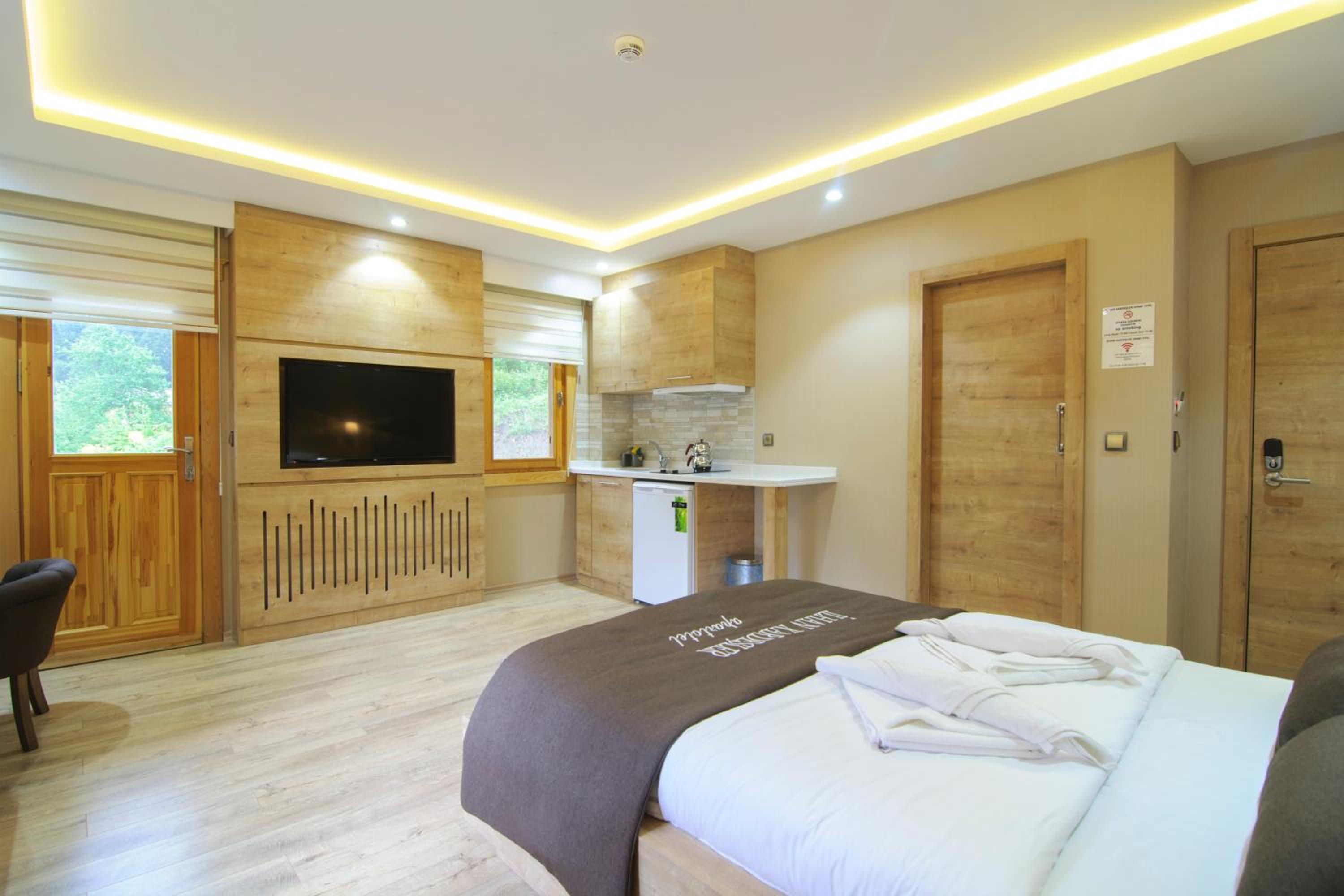 Triple Room with Lake View photo 3