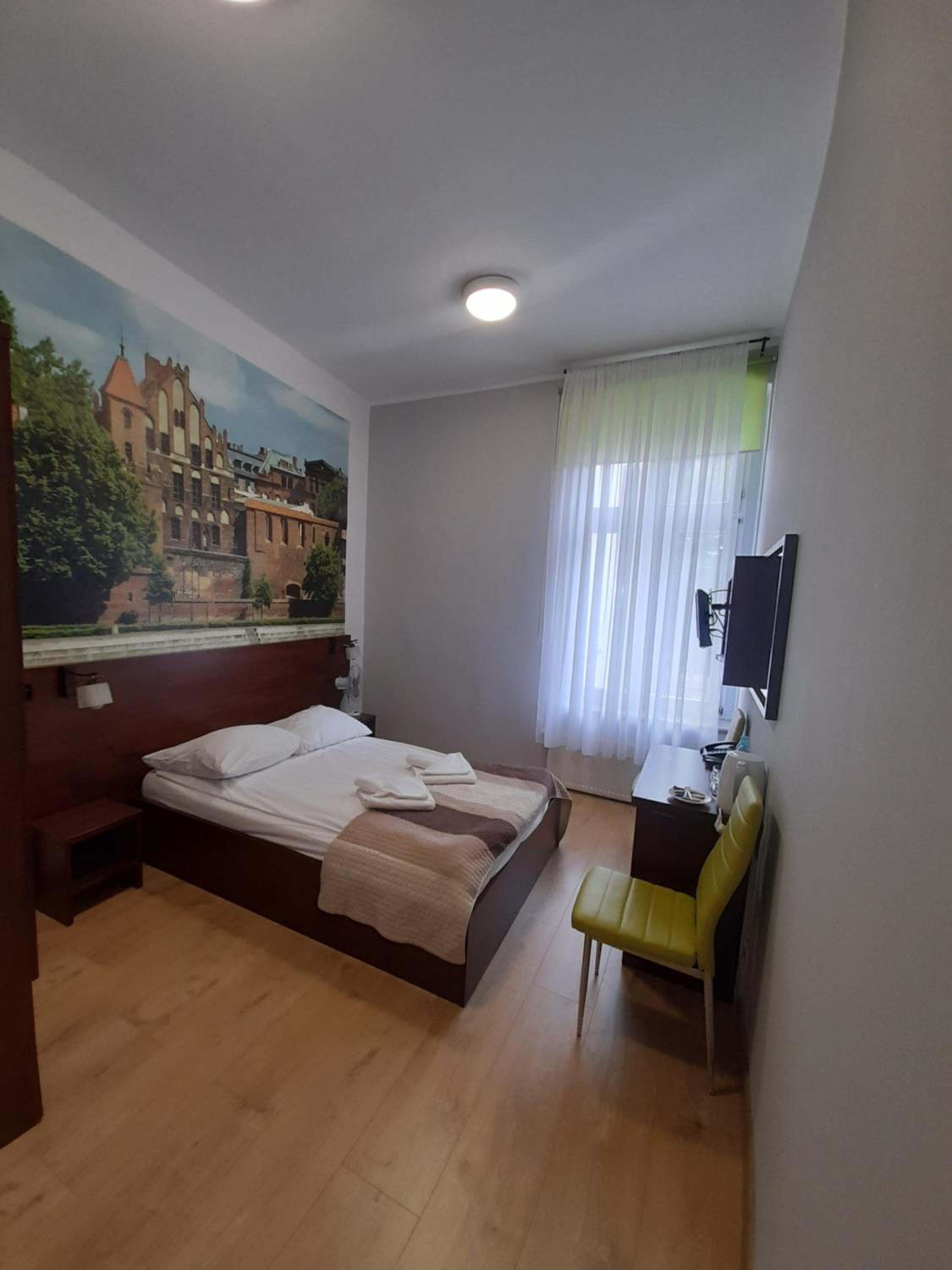 Twin Room with City View photo 3