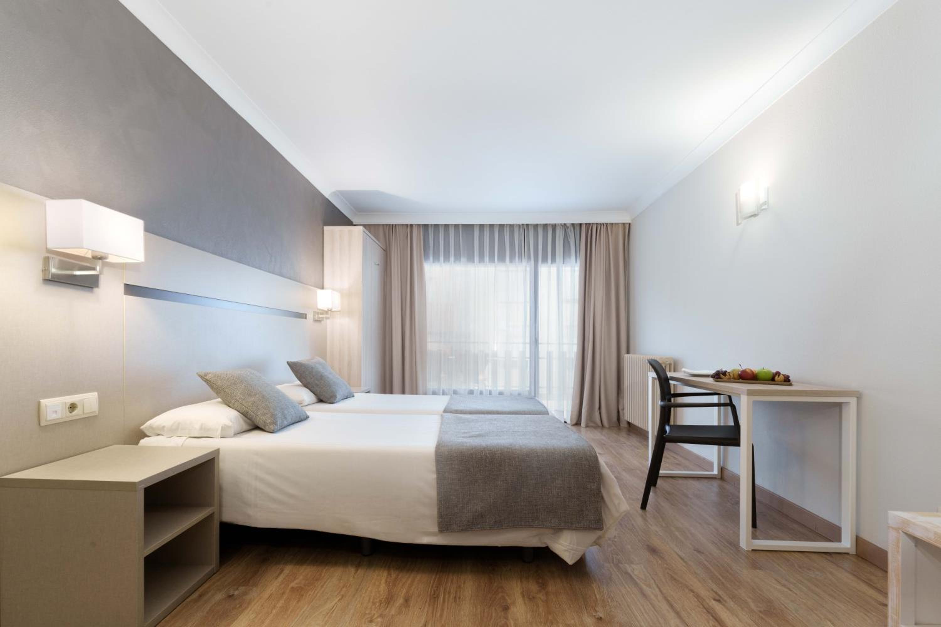 Triple Room with Terrace photo 1