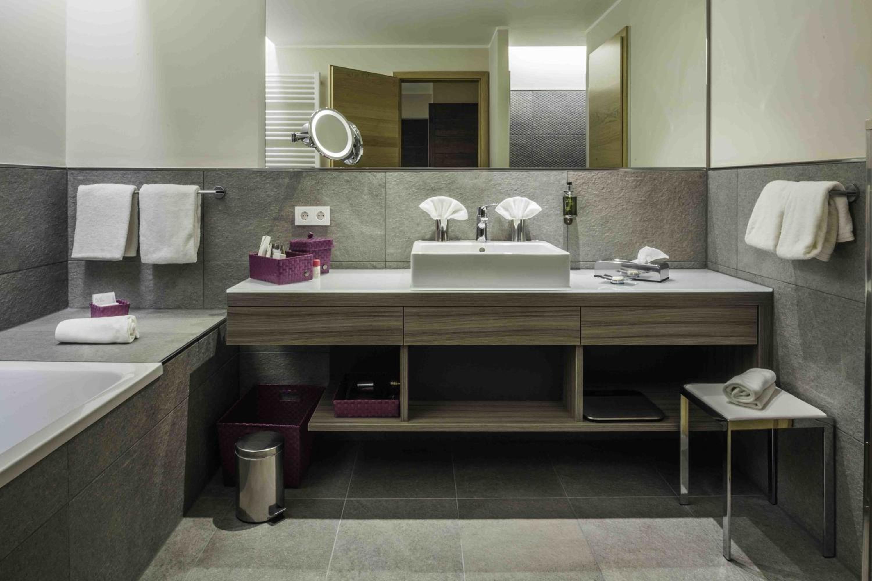 Junior Suite with Balcony and Panorama View  photo 3